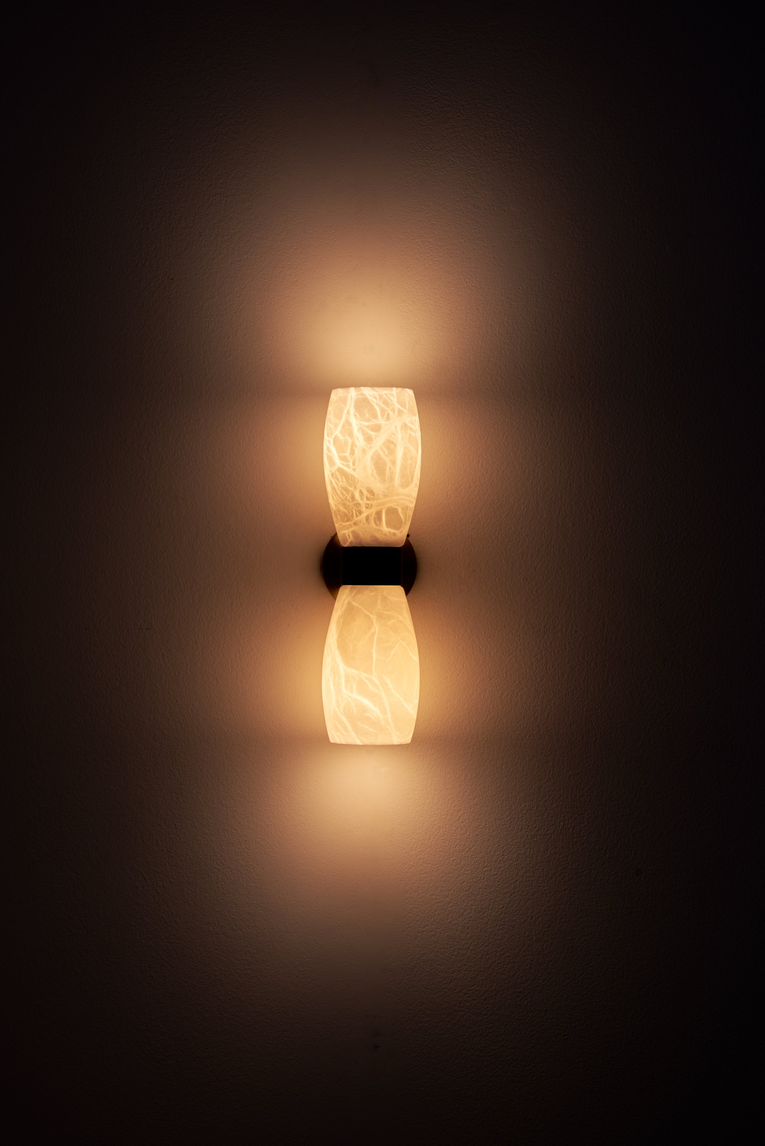 Matlight-wall-sconce-Demetra-alabaster-brass-05..jpg