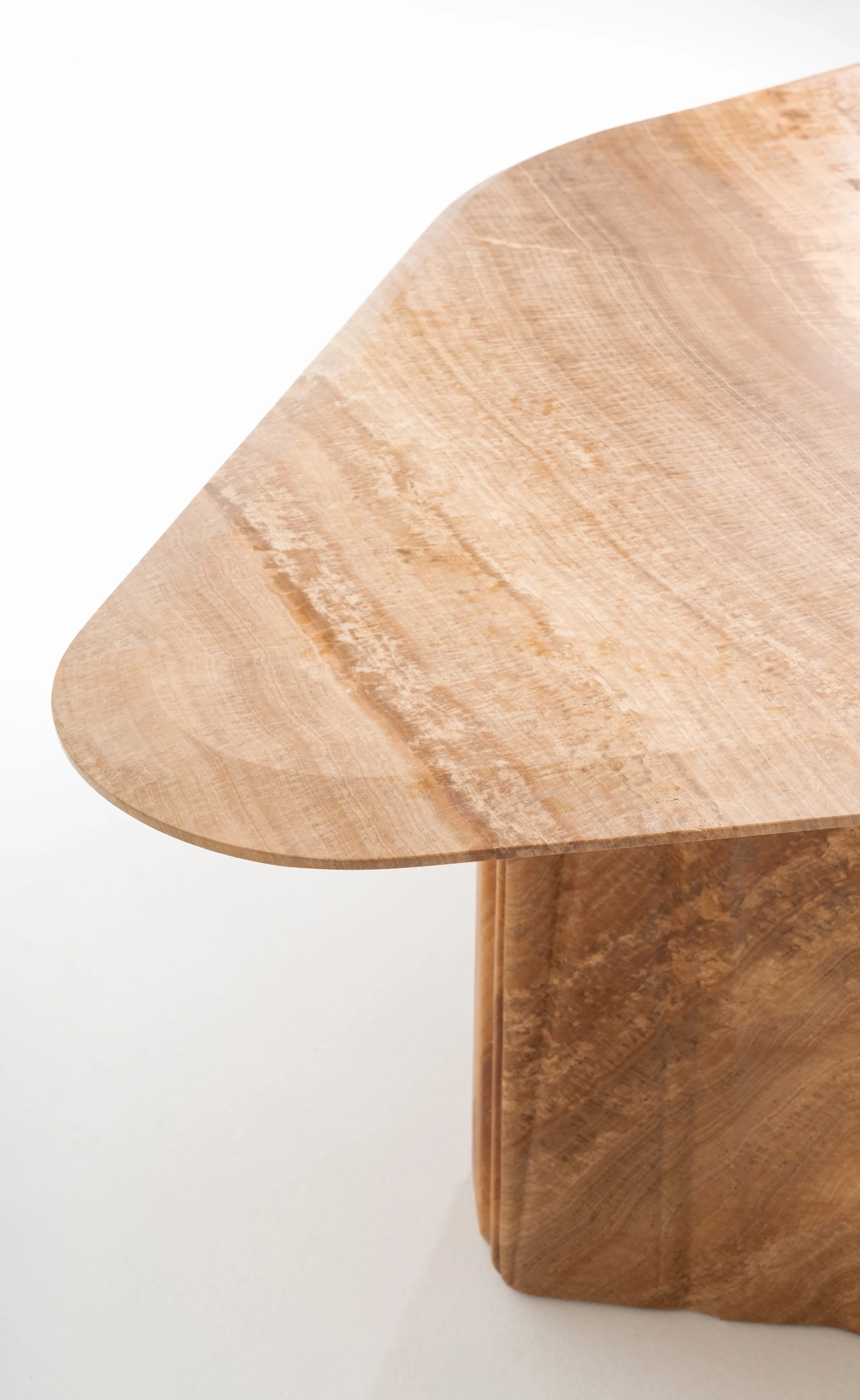 AB_WAVE_Dining table L 1900x950 Serpeggiante Marble 3.jpg