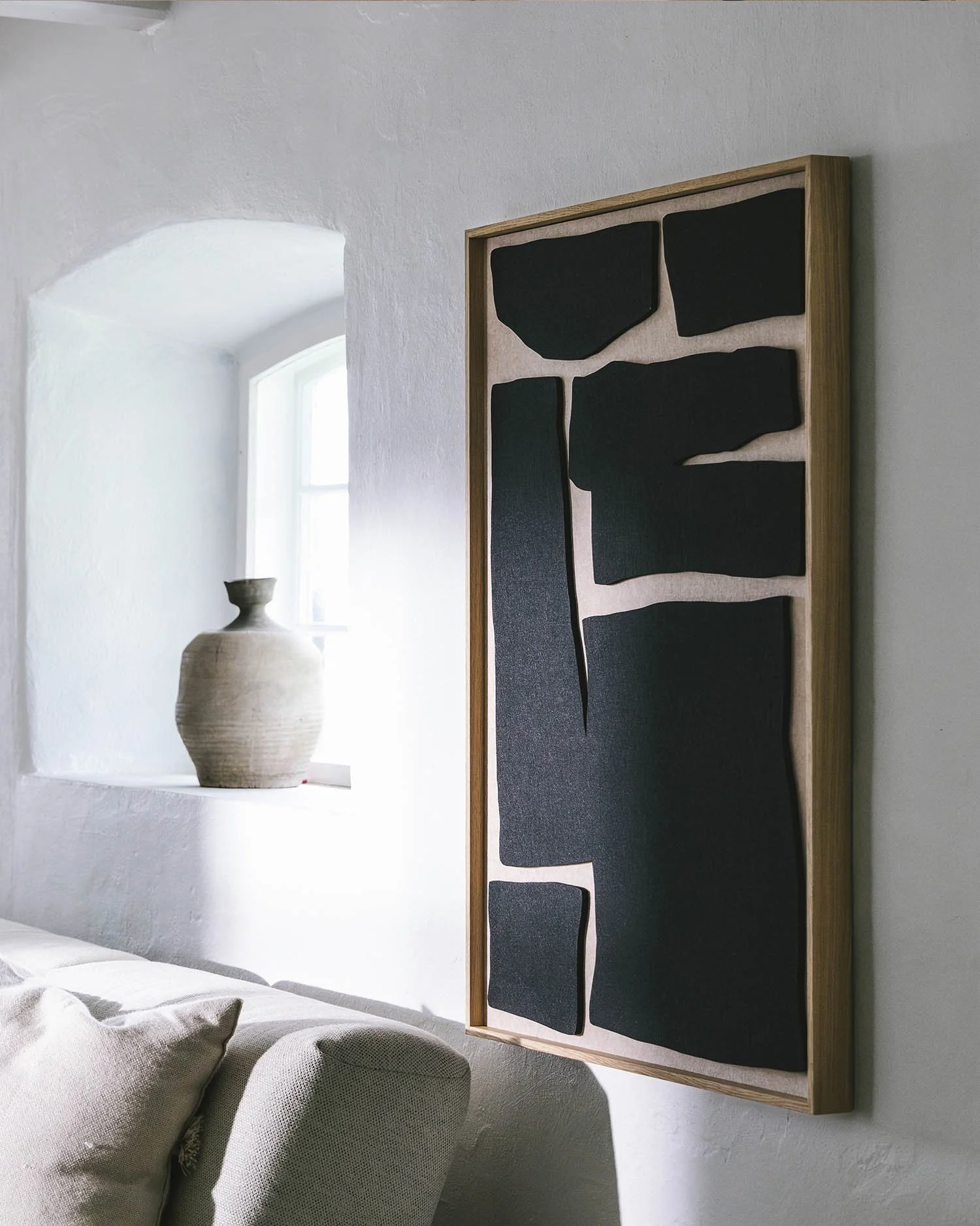 Arturel_Stone_Sand-Beige_Night-Black_02.jpg