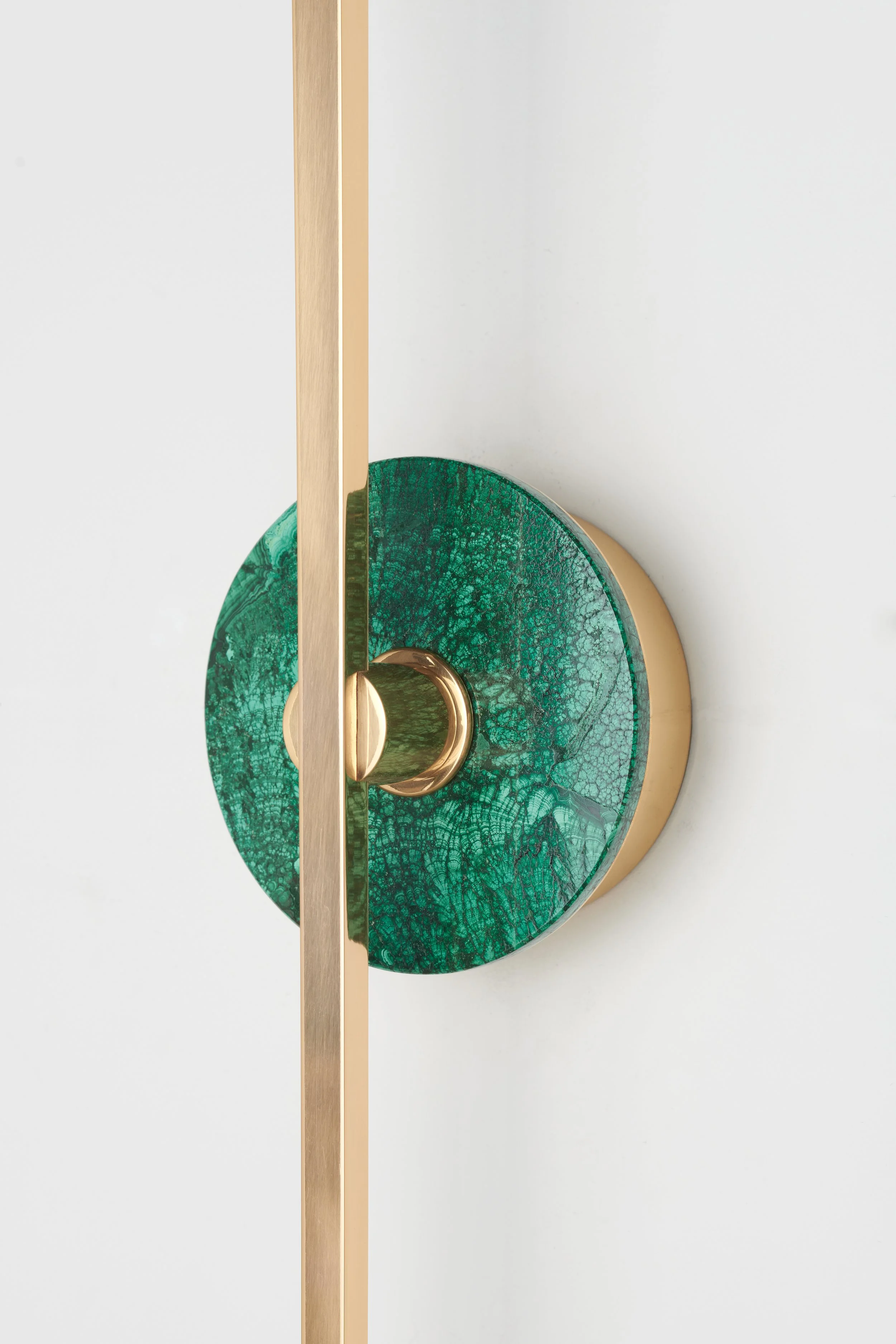 _Matlight-wall-sconce-stick-malachite-brass-04.jpg
