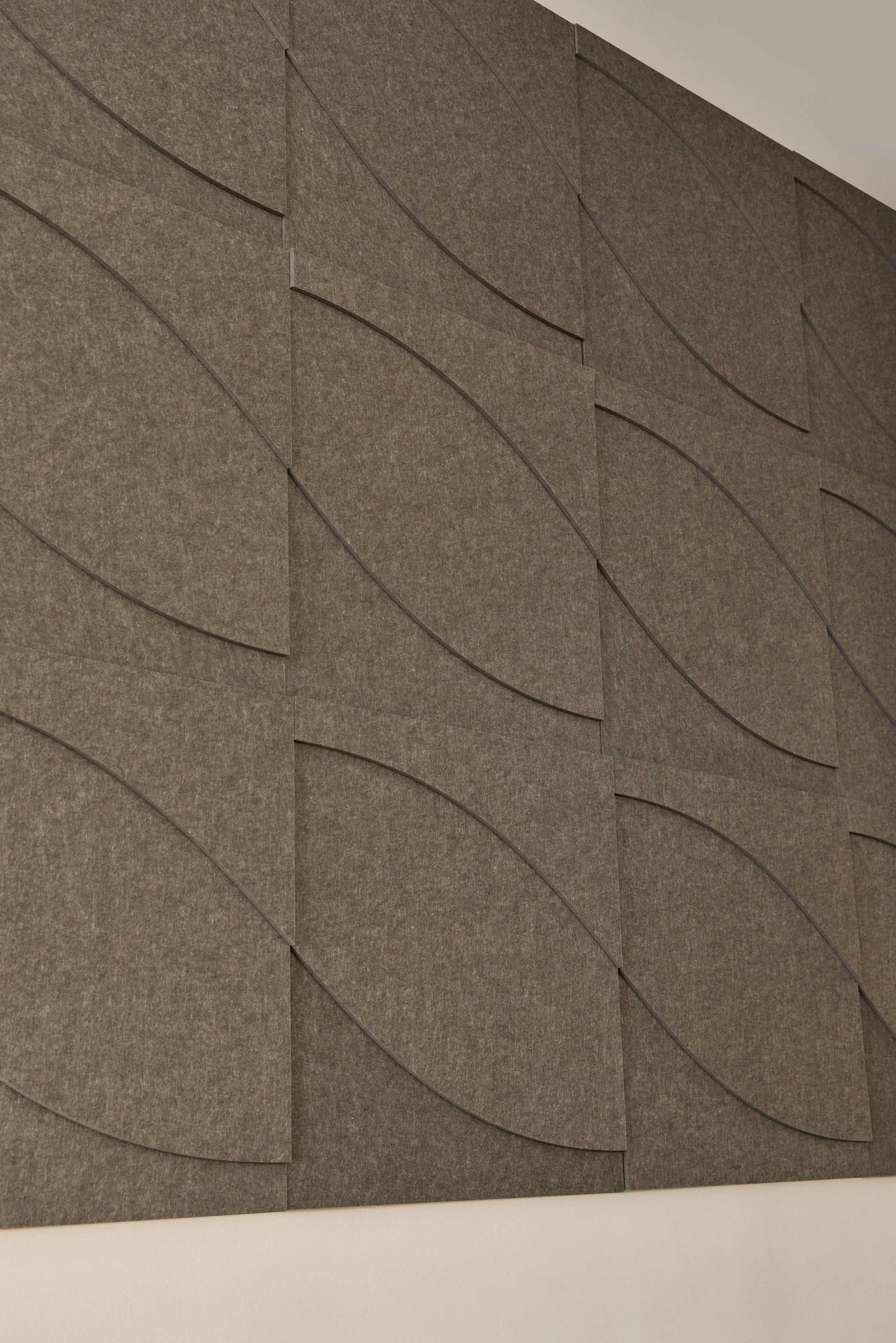 Arturel_28-04-26_Forma-Tile_Set-of-18_Warm-Grey_03.jpg
