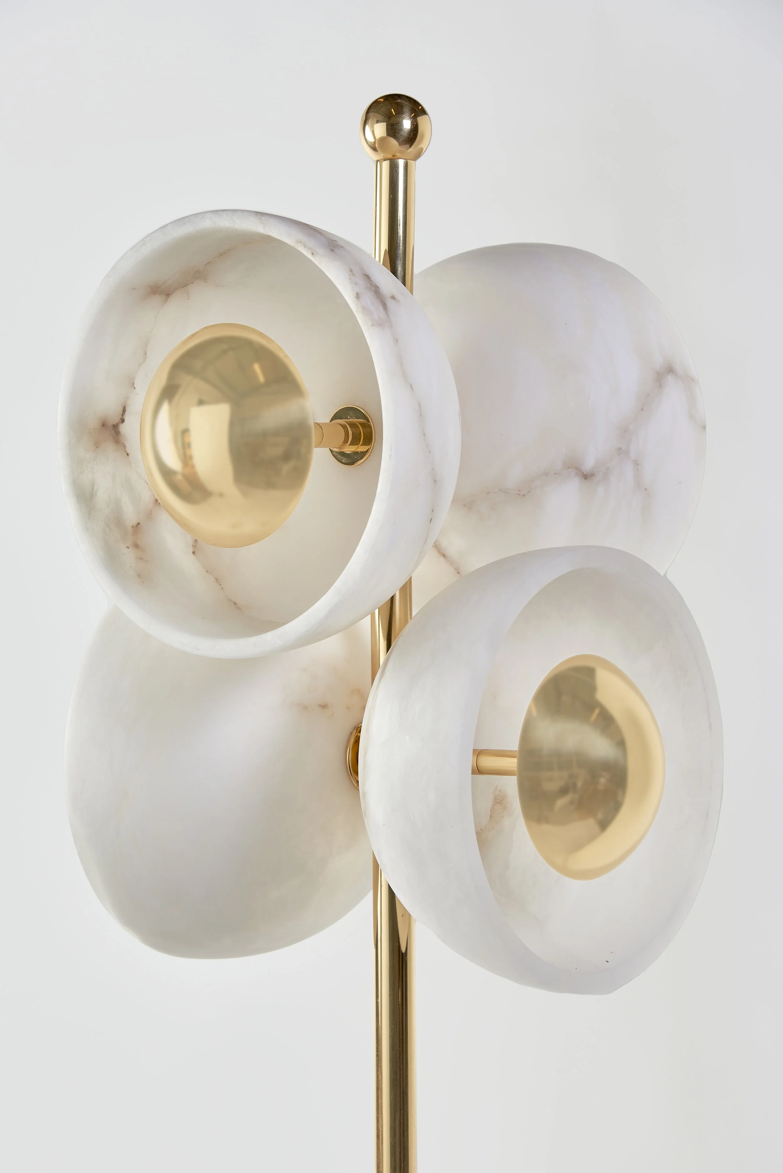 Matlight-Floor-Lamp-Butterfly-alabaster-Brass-04.jpg