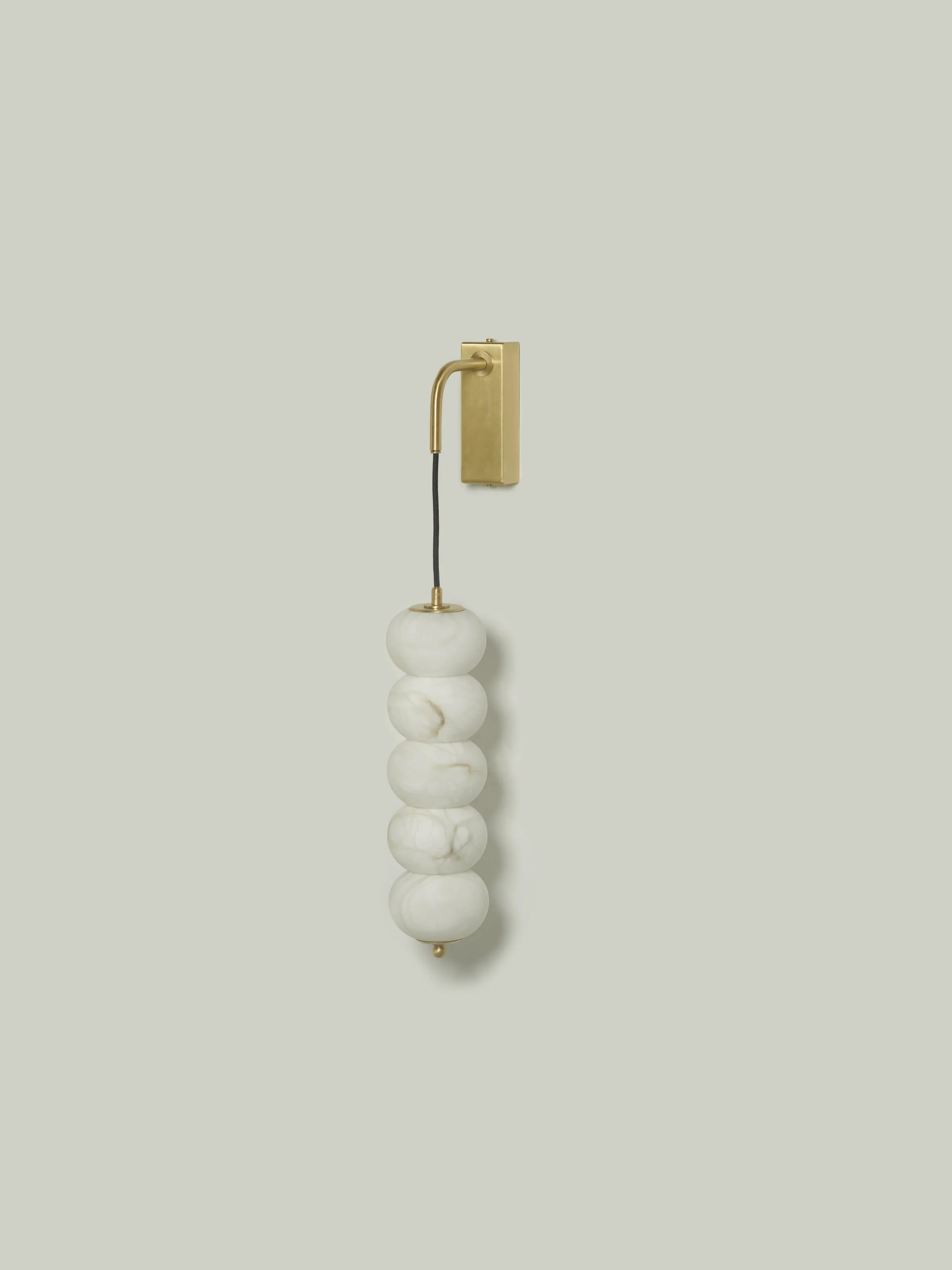 Matlight-wall-sconce-Campanula-alabaster-satin-brass-04.jpg