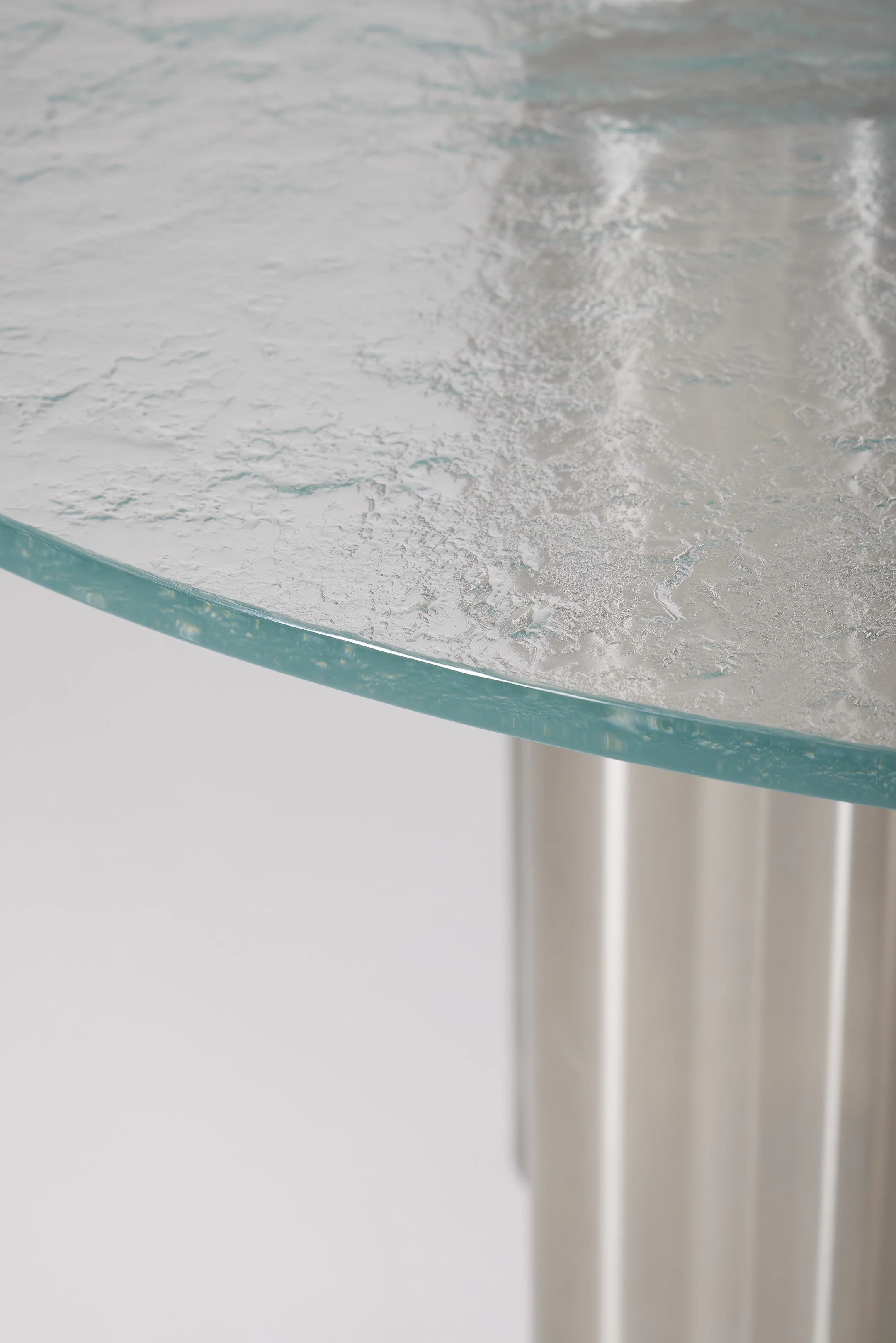 Piccolo Glass Dining Table 4.jpg