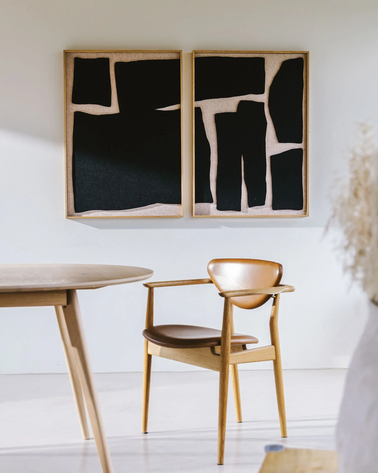 Arturel_Stone_Sand-Beige_Night-Black_set-of-2_01.jpg