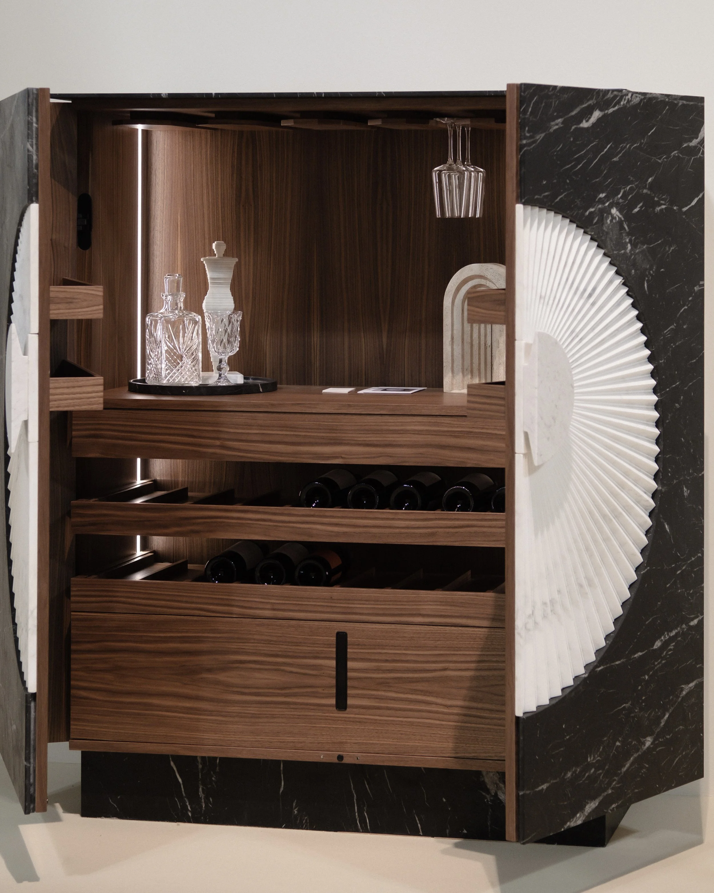 Bar cabinet VIYALO_15.jpg