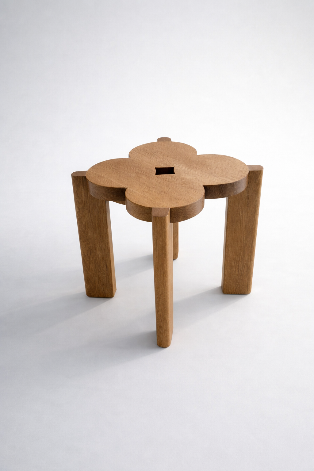 Bleo IV Stool Daniel Couttolenc 2.png