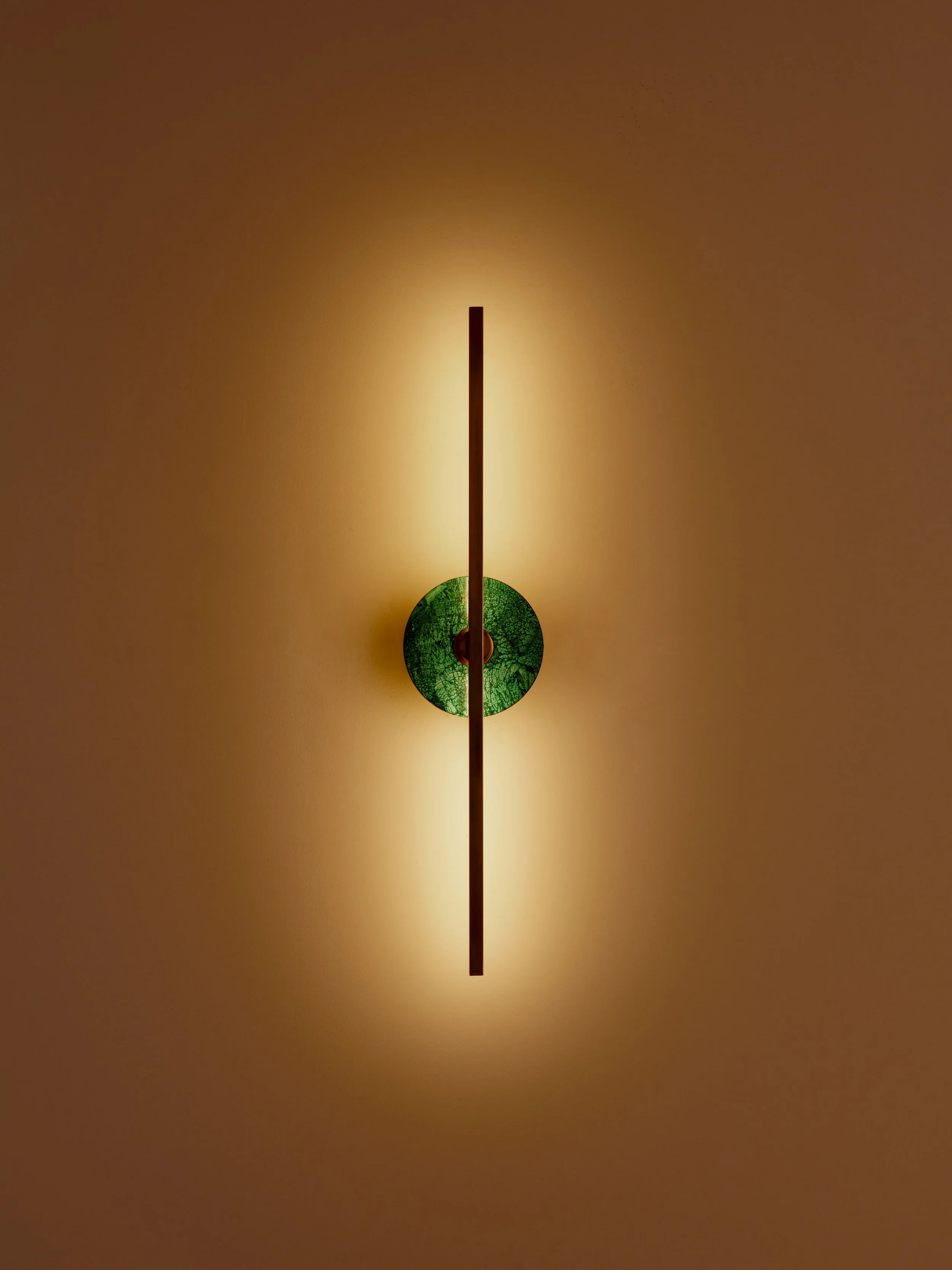 _Matlight-wall-sconce-stick-malachite-brass-02.jpg