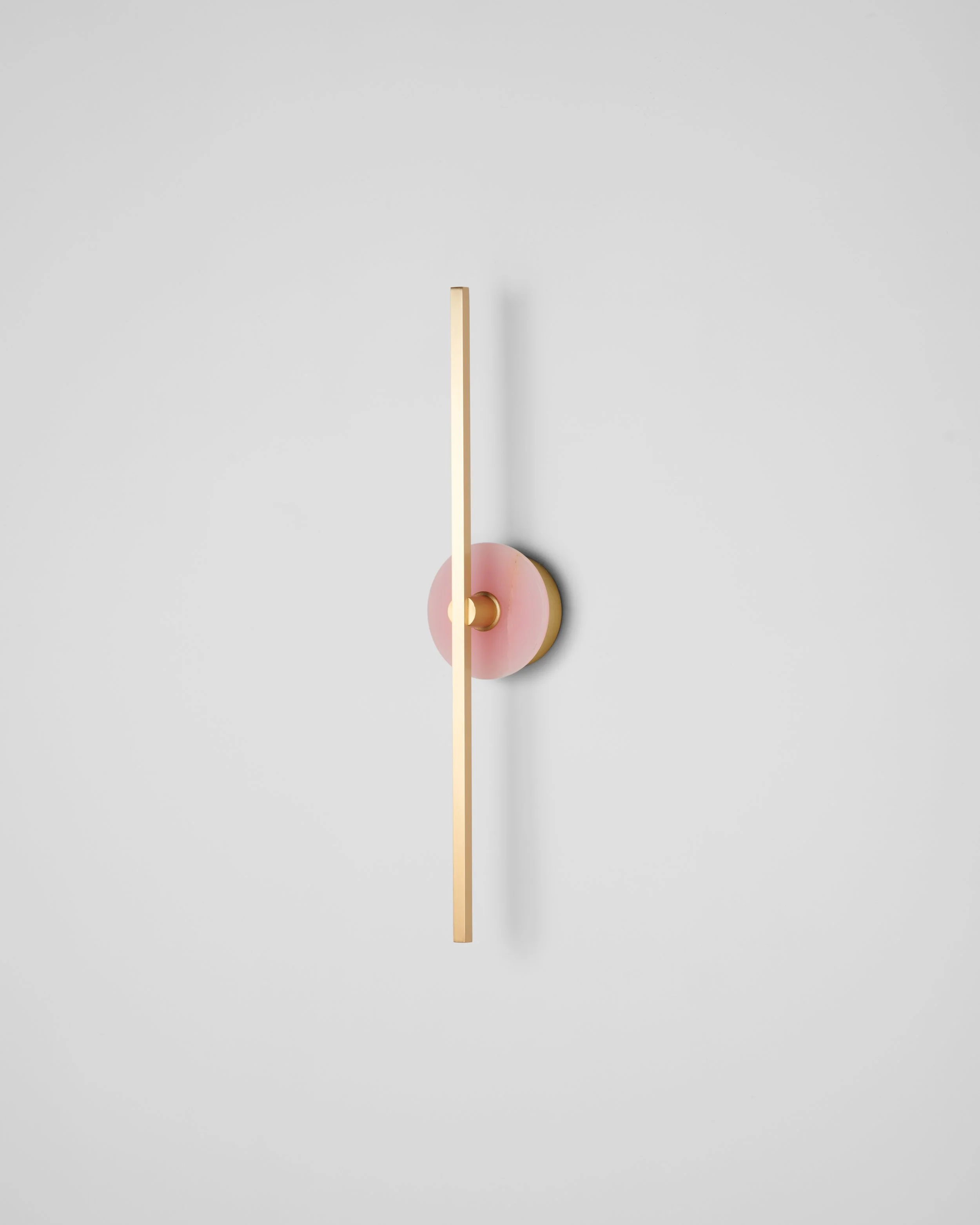 Matlight-wall-sconce-stick-pink-onyx-brass-04.jpg
