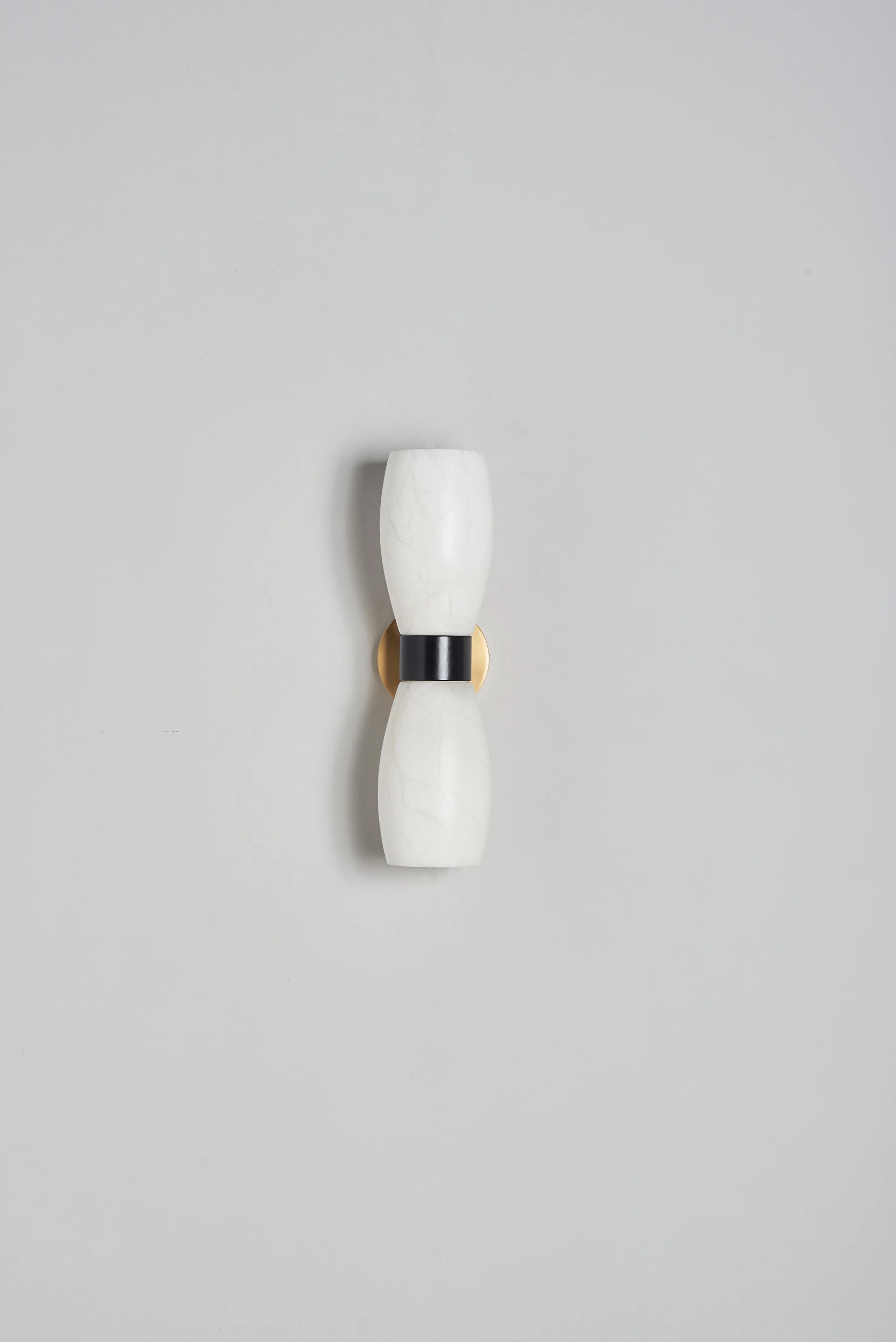 Matlight-wall-sconce-Demetra-alabaster-brass-02.jpg