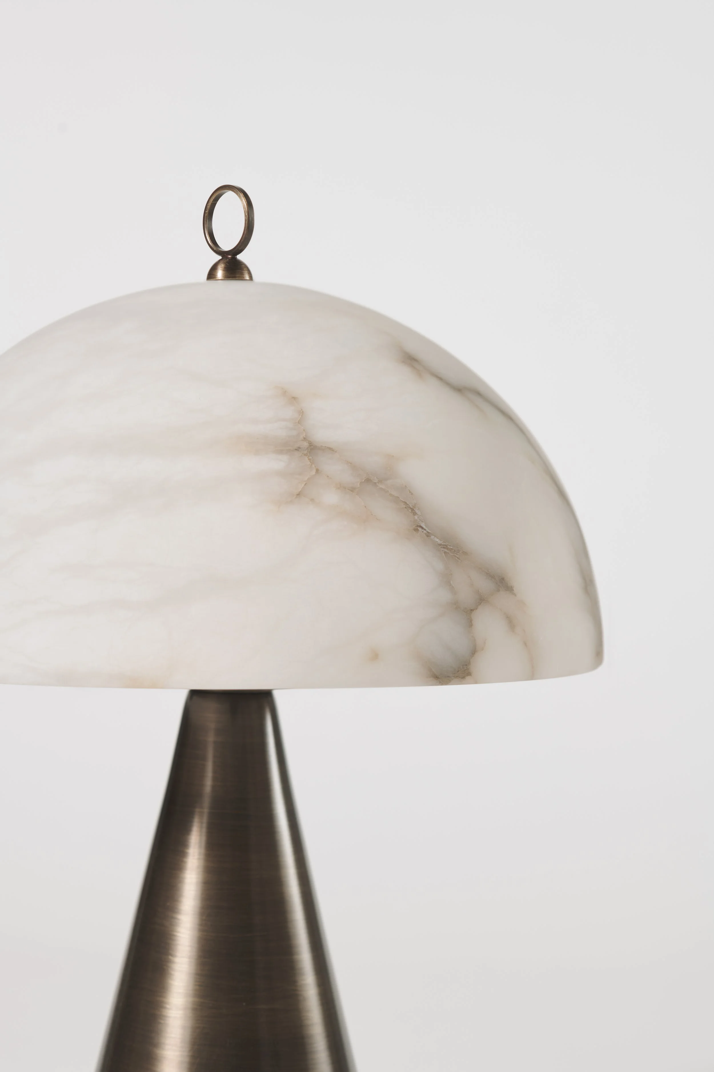 Matlight-table-lamp-Funghetto-alabaster-brushed-bronze-03.jpg