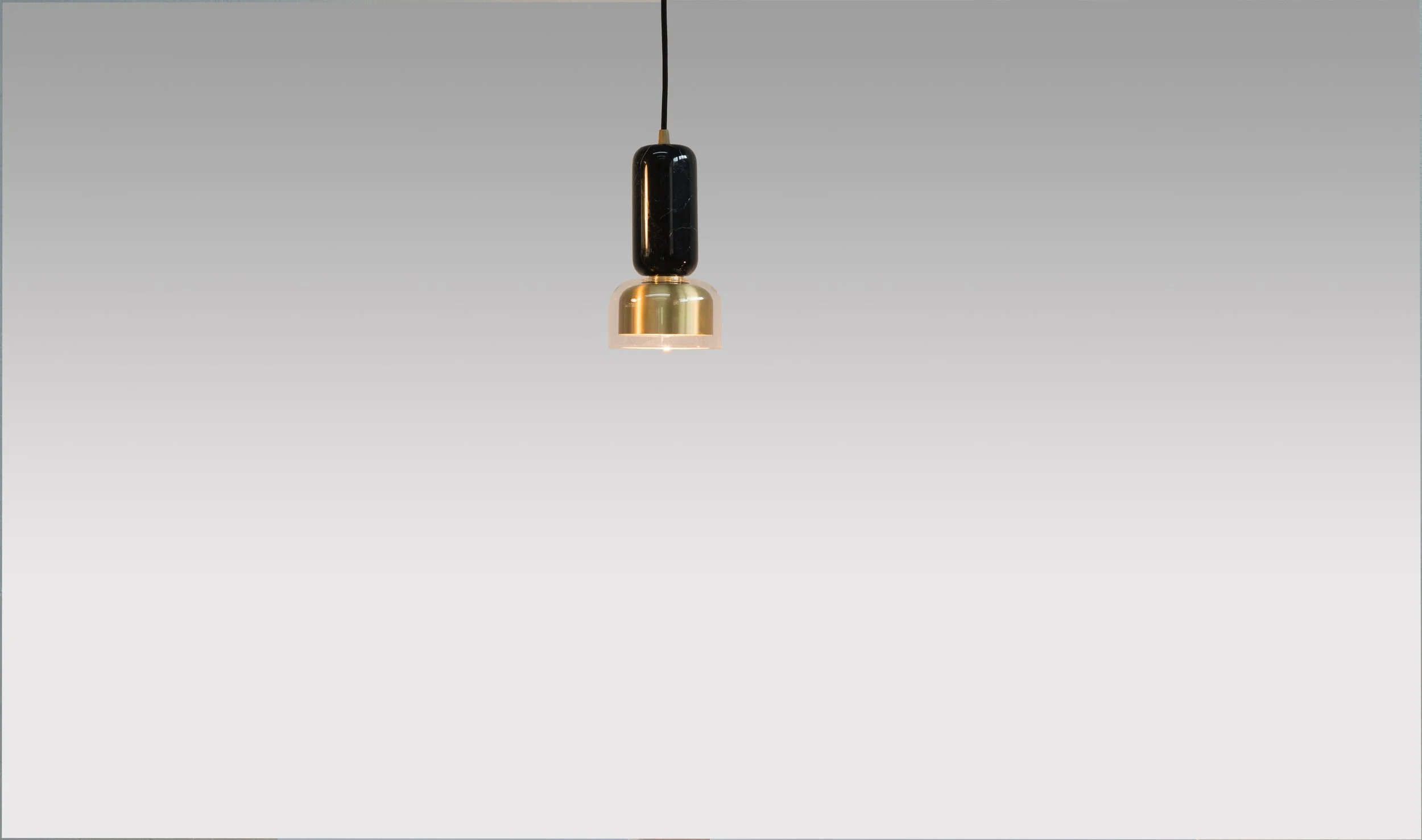 Matlight-pendant-lamp-Andromeda-black-marble-brass-05.jpg