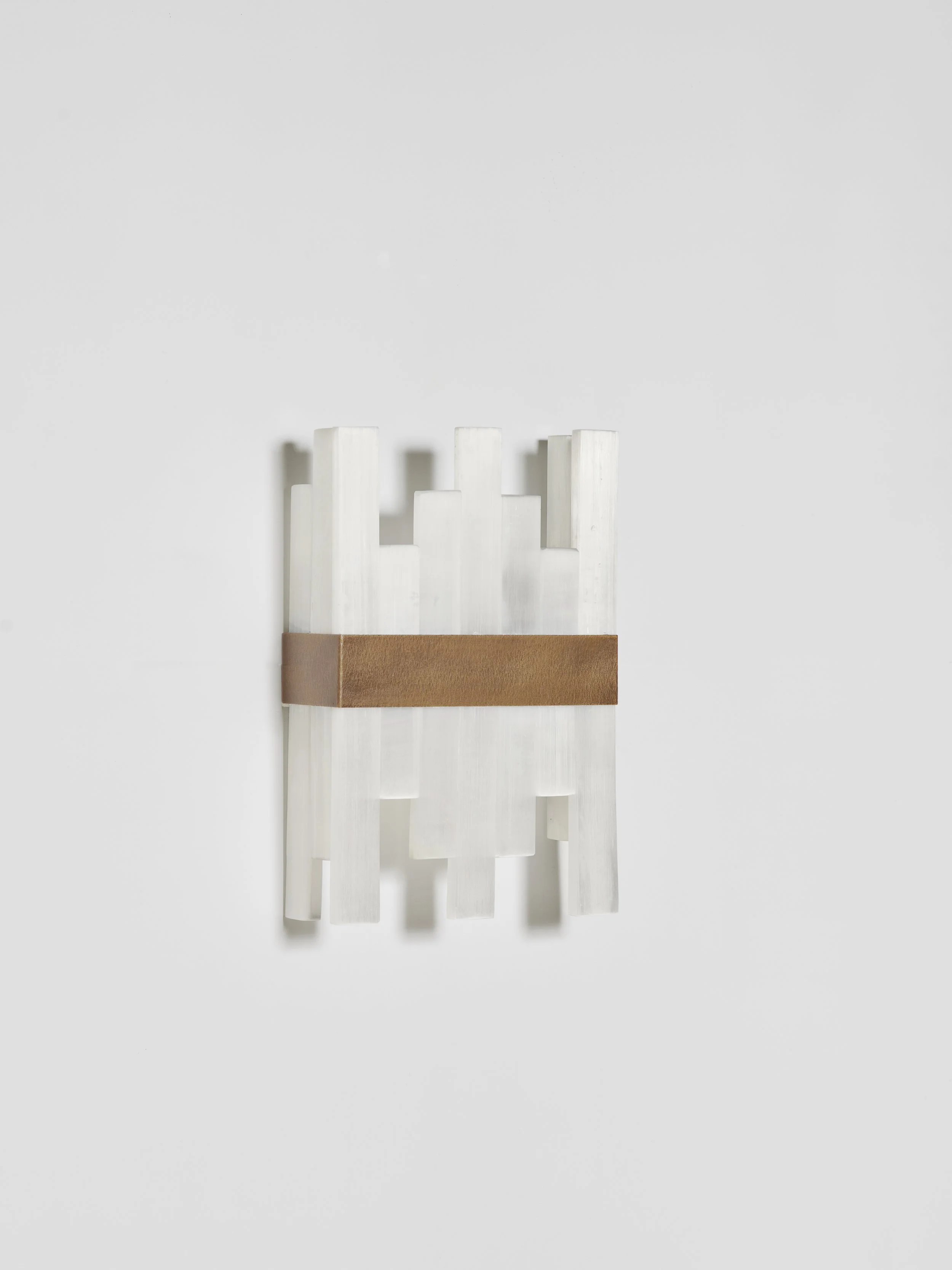 Matlight-wall-sconce-Selenor-Selenite-brass-03.jpg