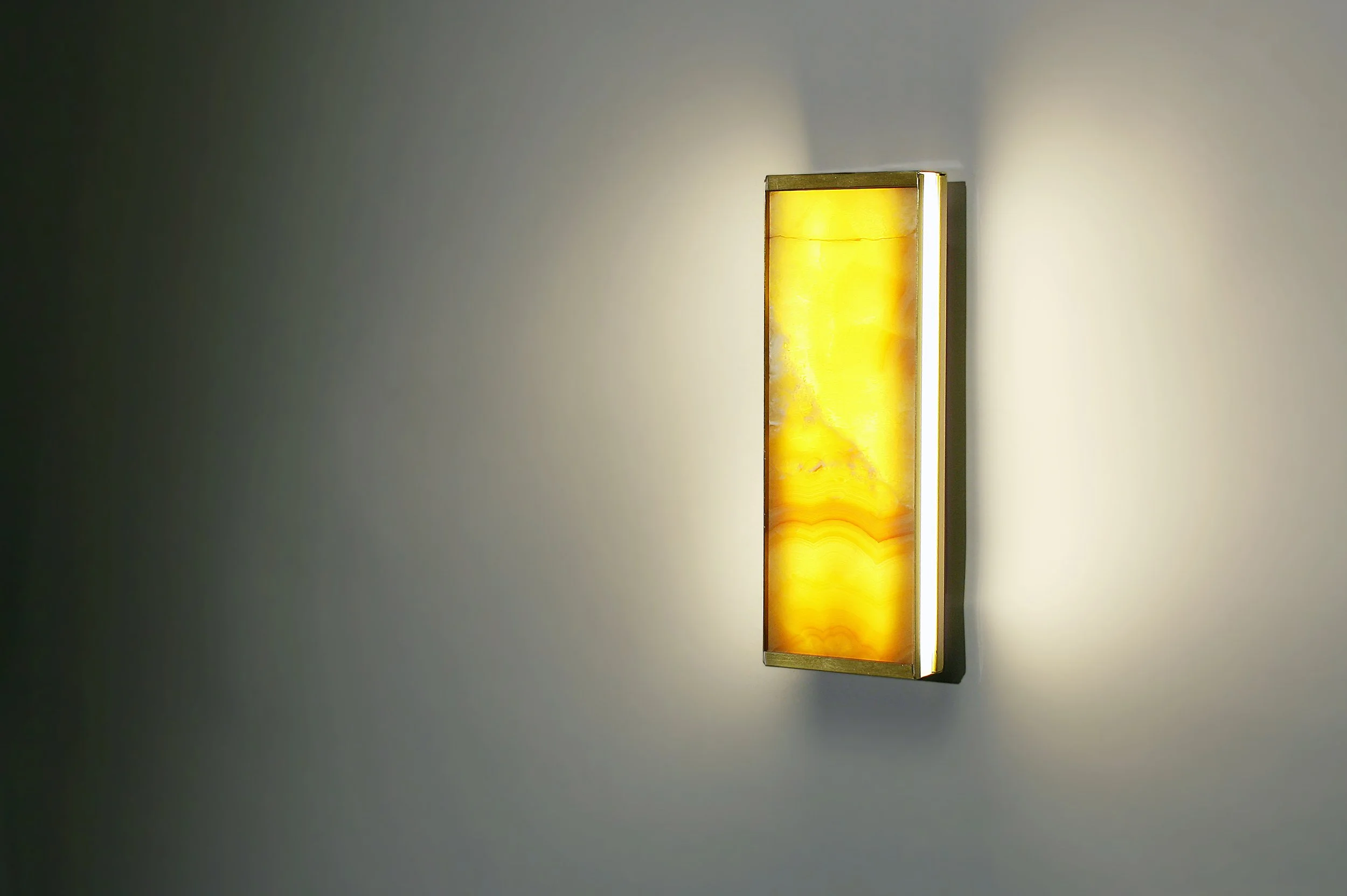 Matlight-Wall-Sconce-Tech-Yellow-Onyx-brass-02.jpeg