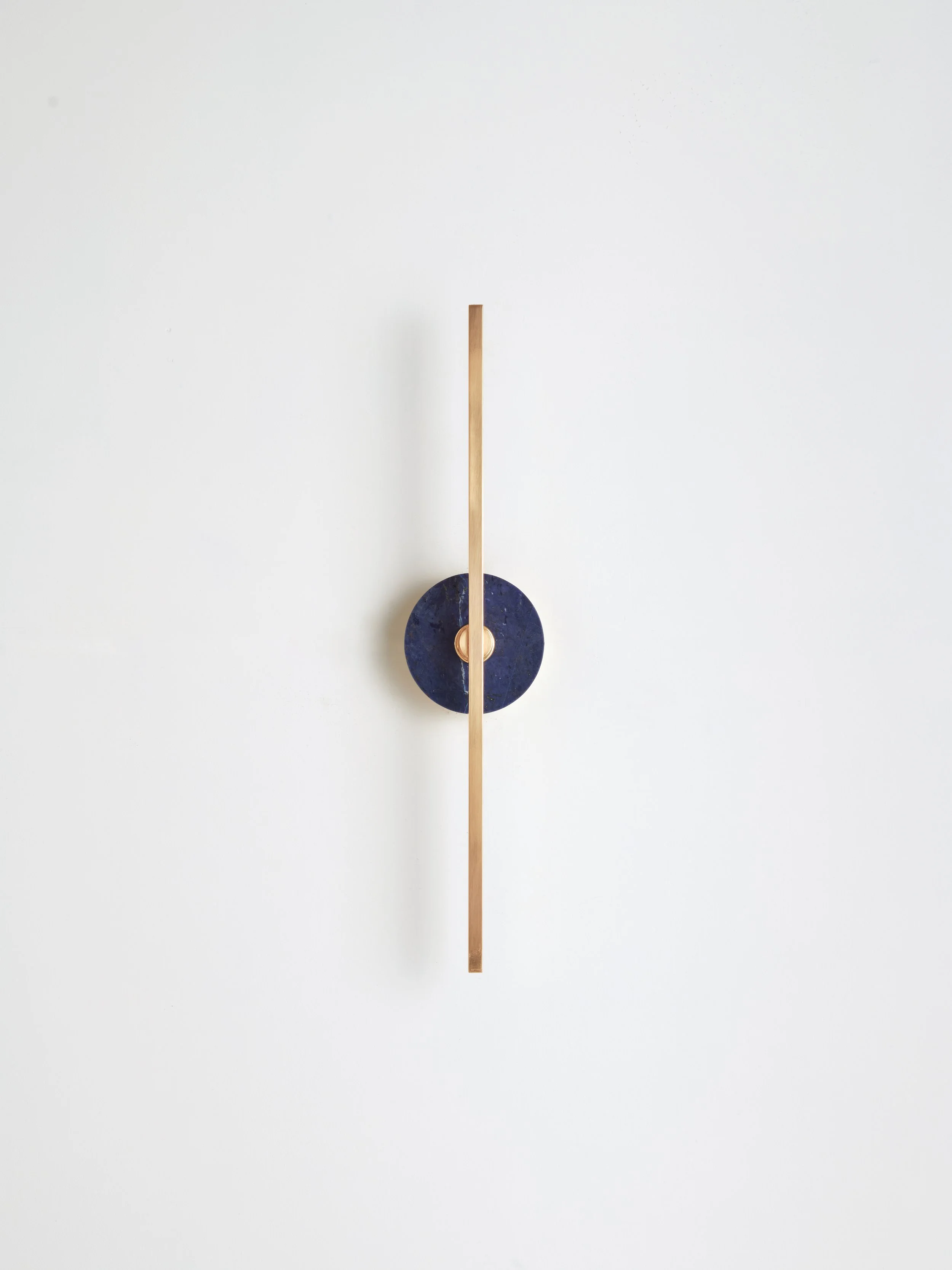 _Matlight-wall-sconce-stick-sodalite-brass-01.jpg
