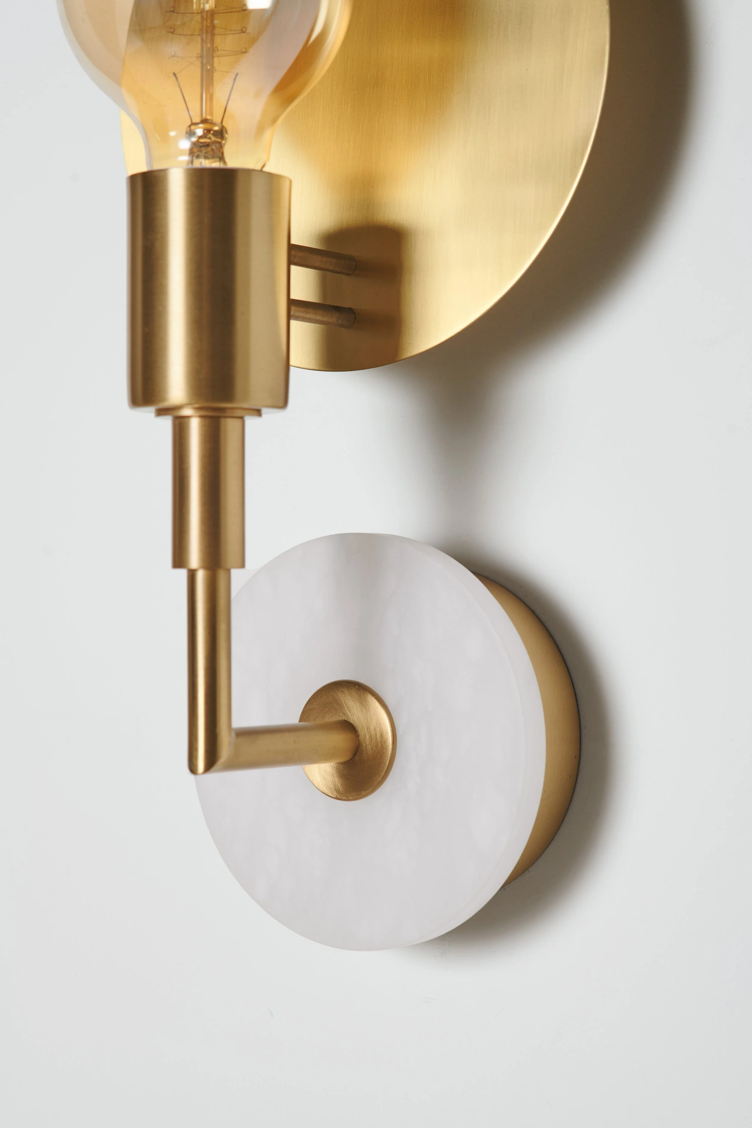 Matlight-Wall-Sconce-Vanessa-Carrara-marble-Brass-05.jpg