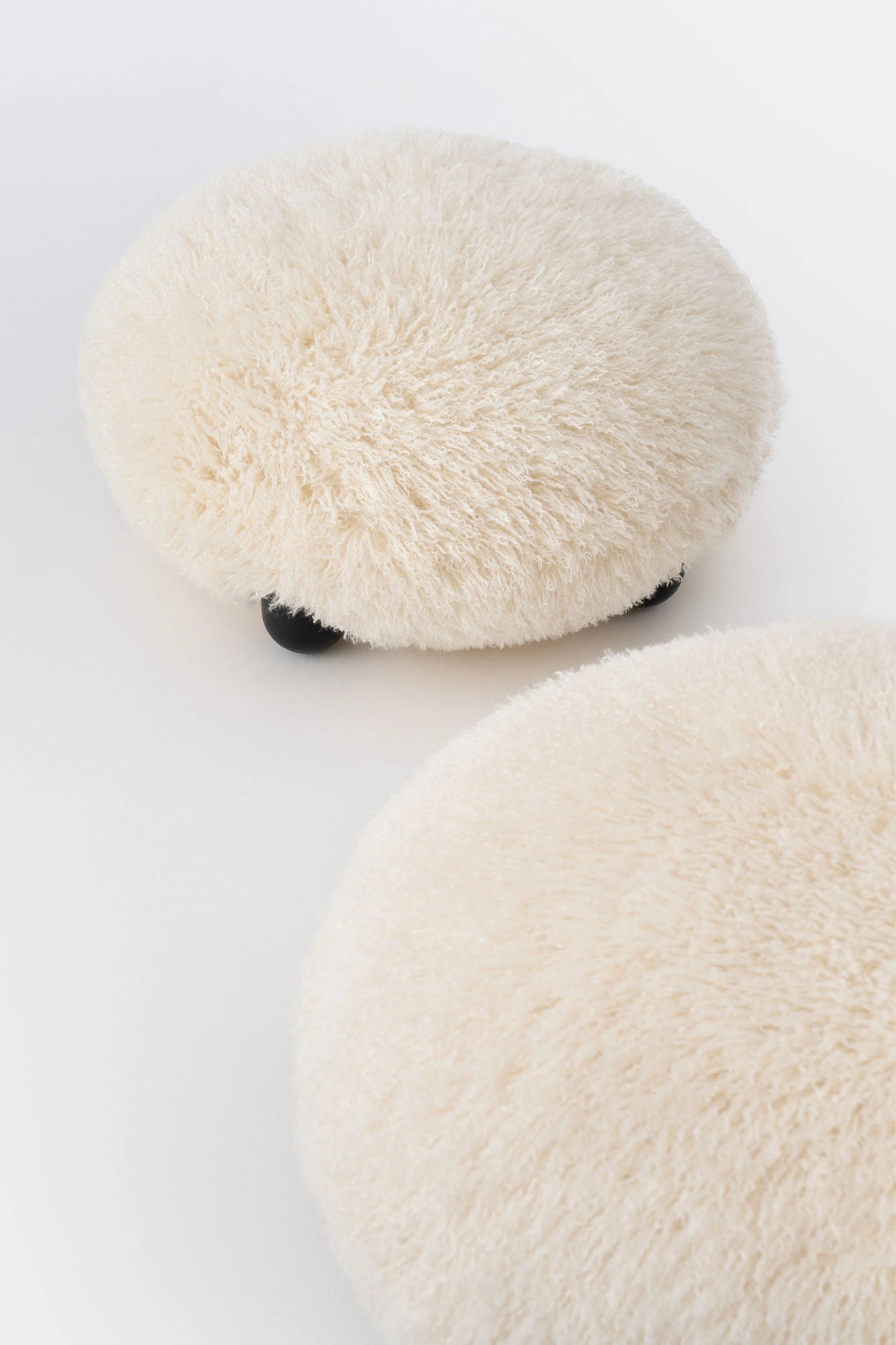 Flock Lounge Chair Fluffy Edition by_NOOM (14).jpg