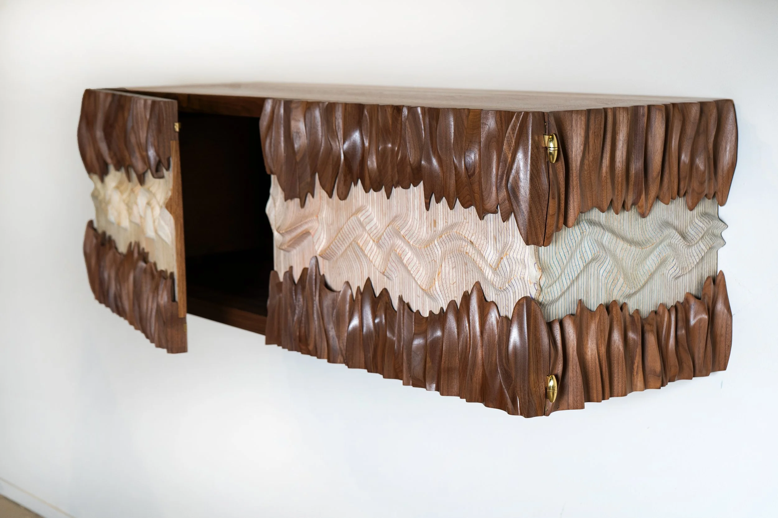 Nuvia Wall Cabinet 1.jpg