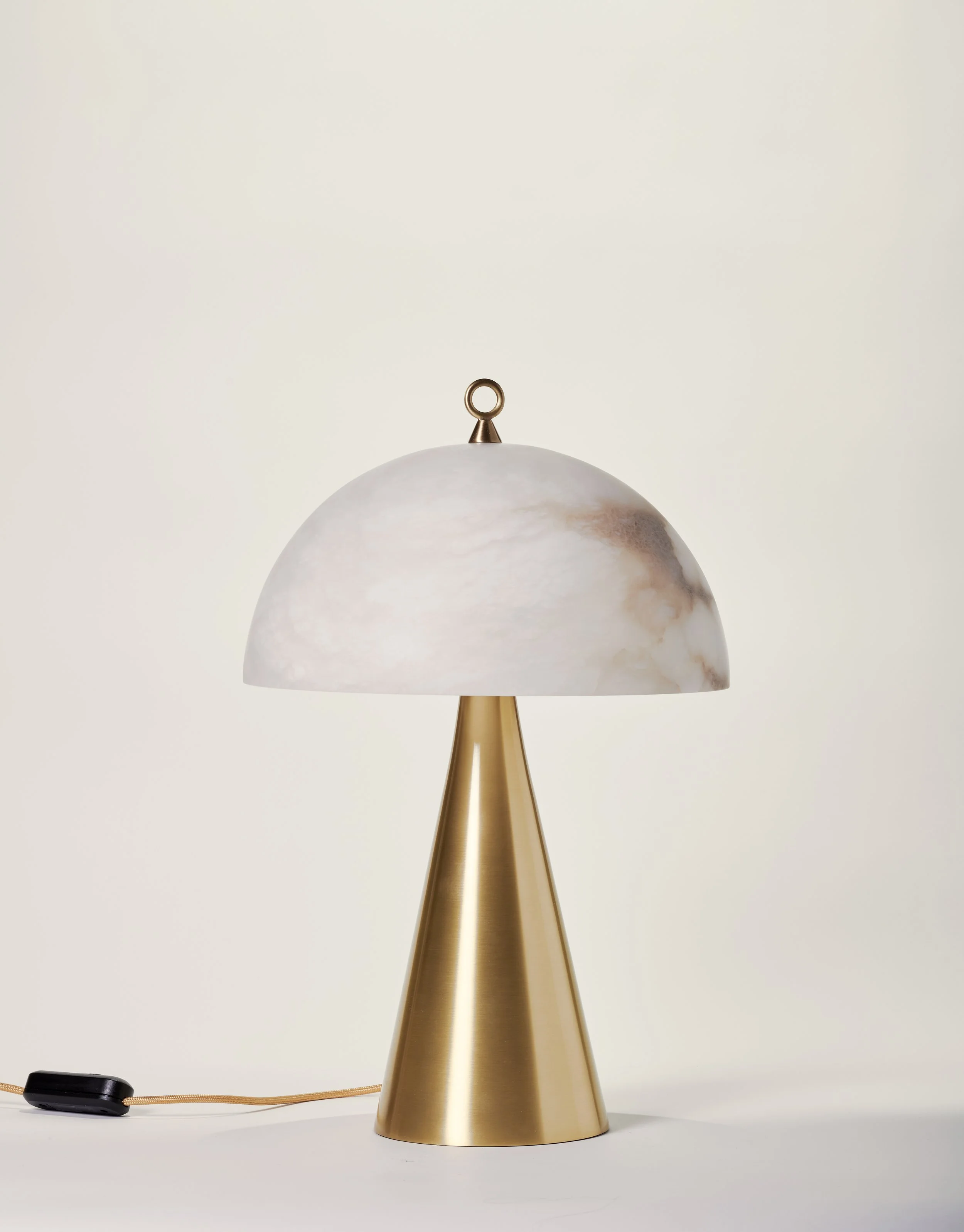 Matlight-table-lamp-Fungotto-Alabaster-Brass-02.jpg