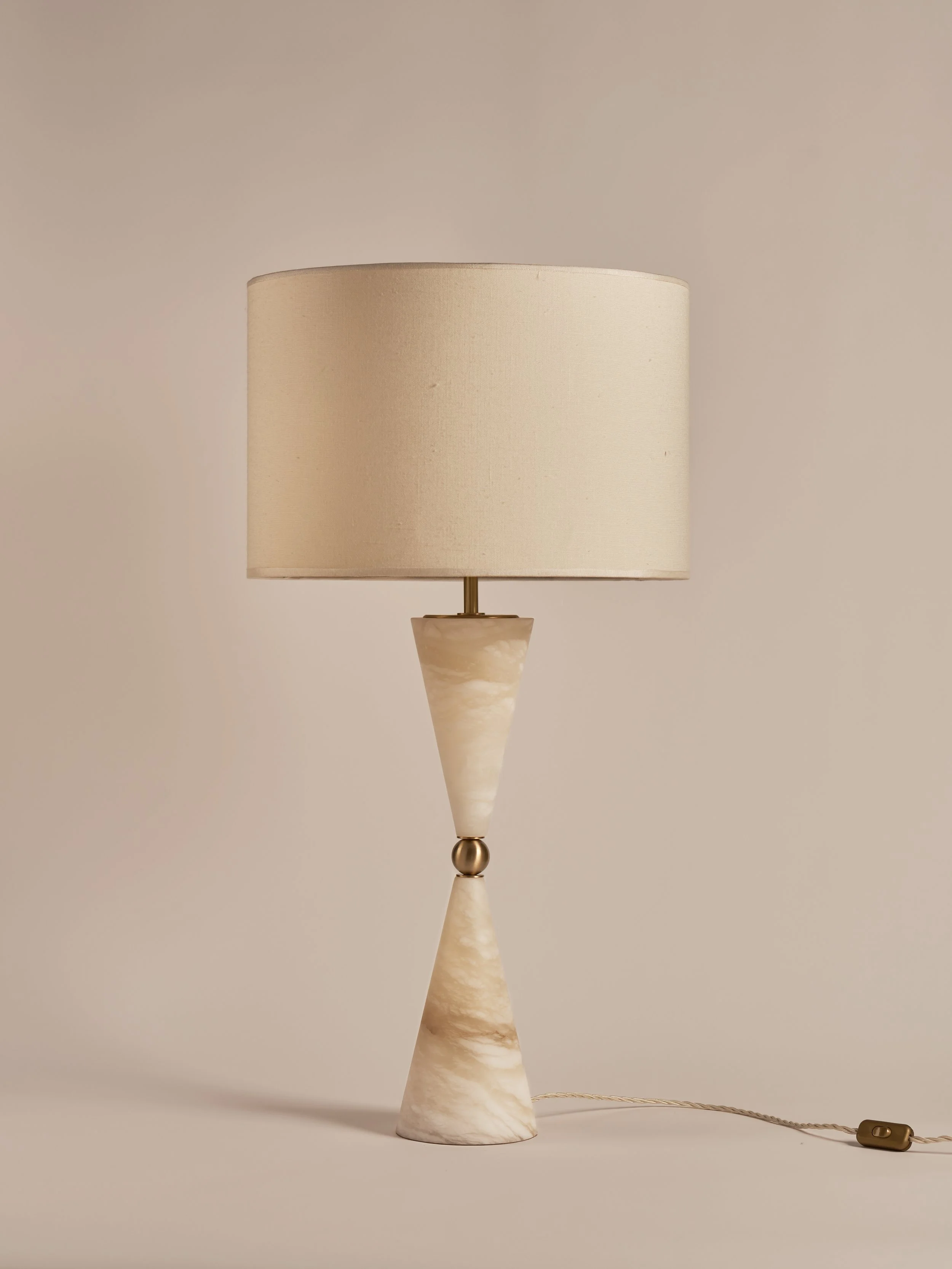 Matlight-table-lamp-Silhouette-alabaster-brass-02.jpg