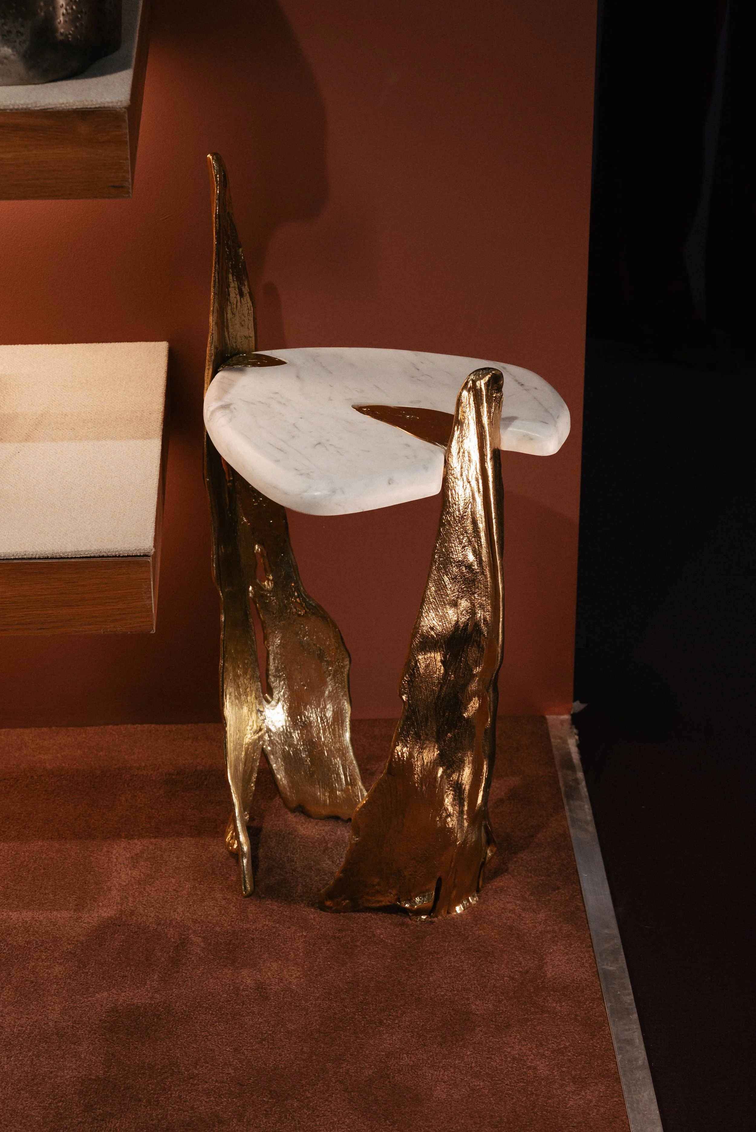 Folia Side Table carrara 2.jpg