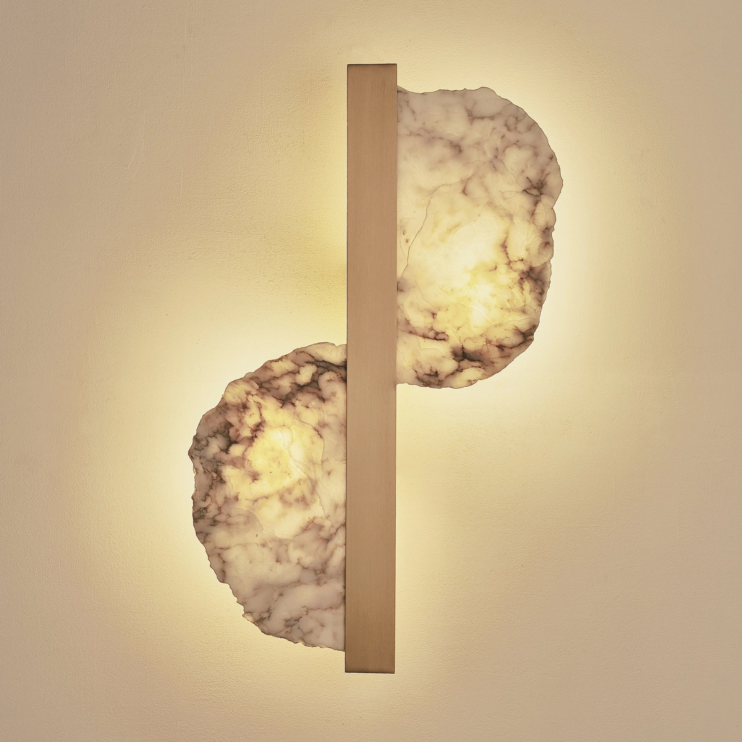 Matlight-wall-sconce-Eclipse-alabaster-brass-02.JPG
