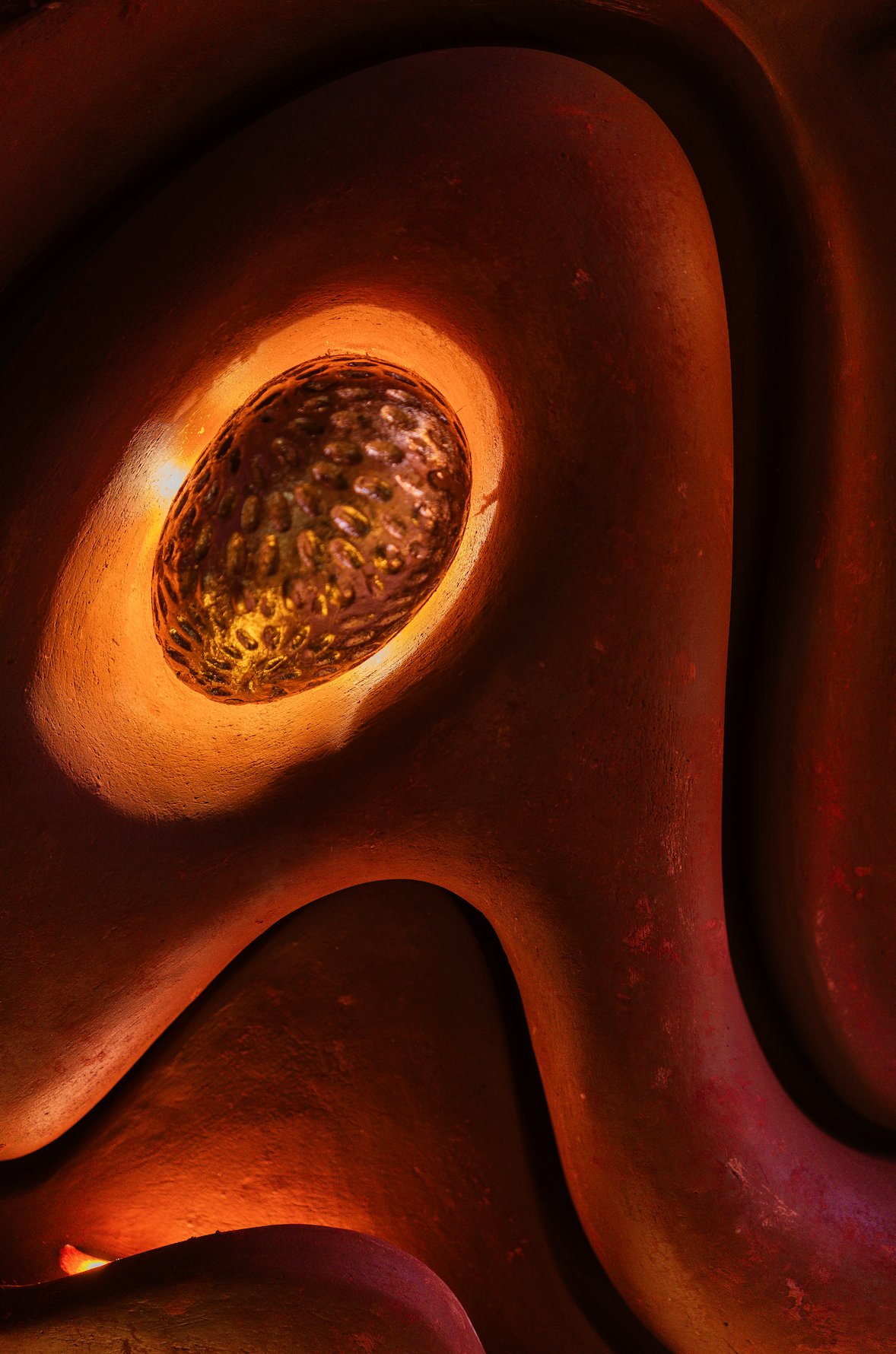 OASIS No Stranger II Close up 2.png