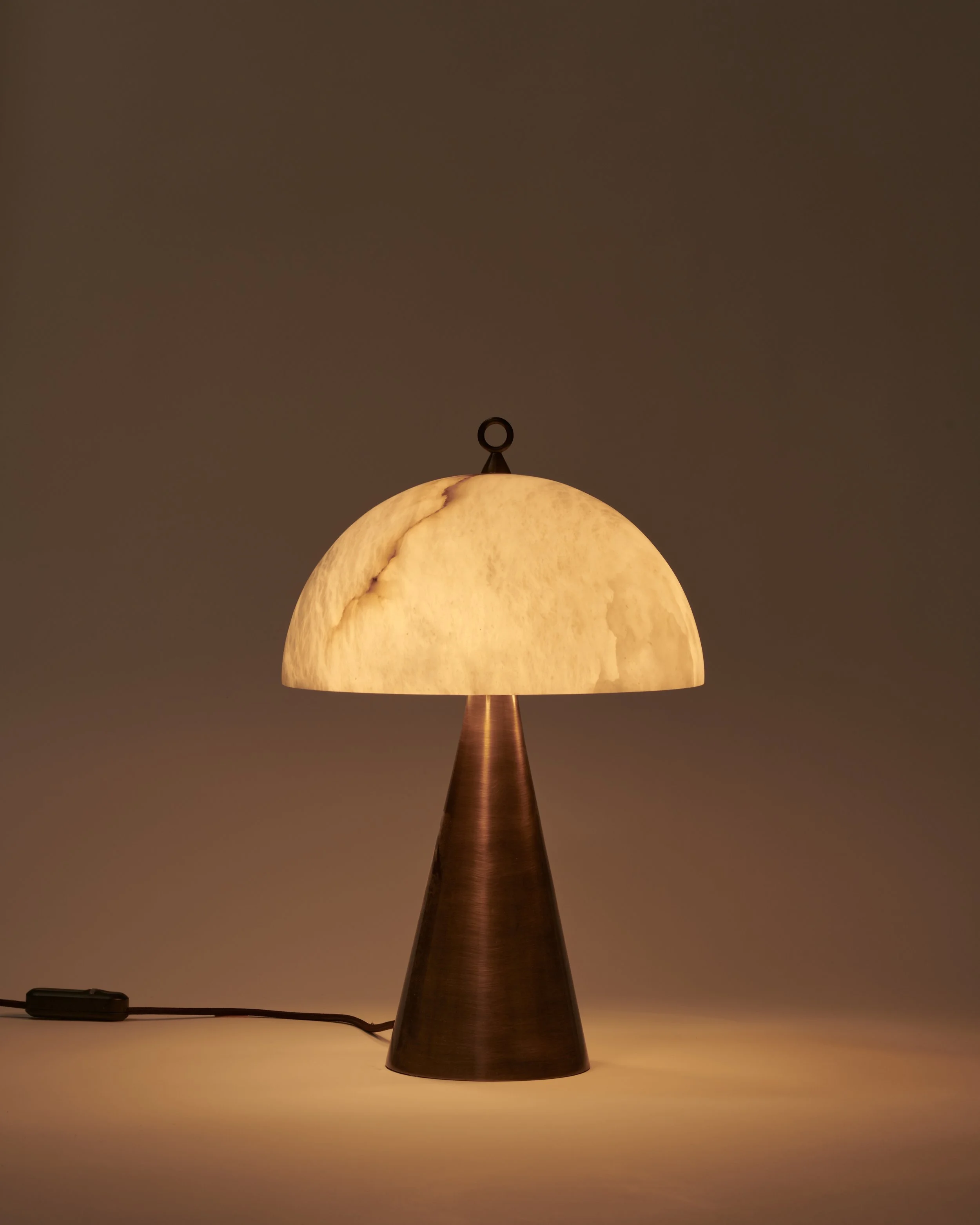 Matlight-Table-Lamp-Fungotto-Alabaster-Bronze-03.jpg