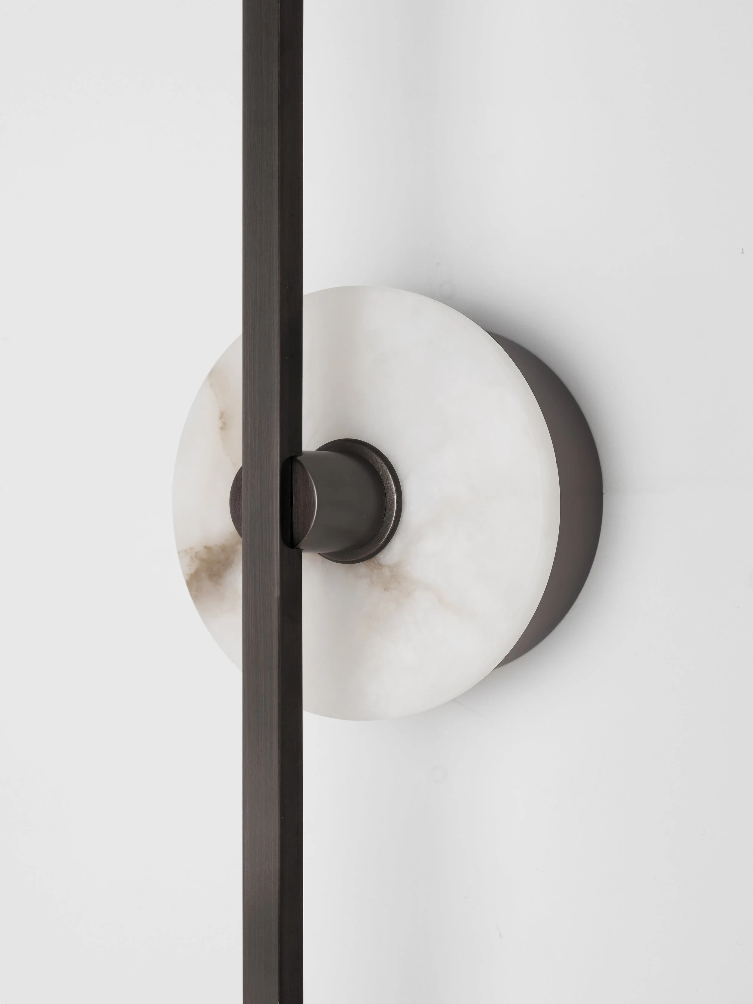 Matlight-wall-sconce-stick-alabaster-bronze-04.jpg