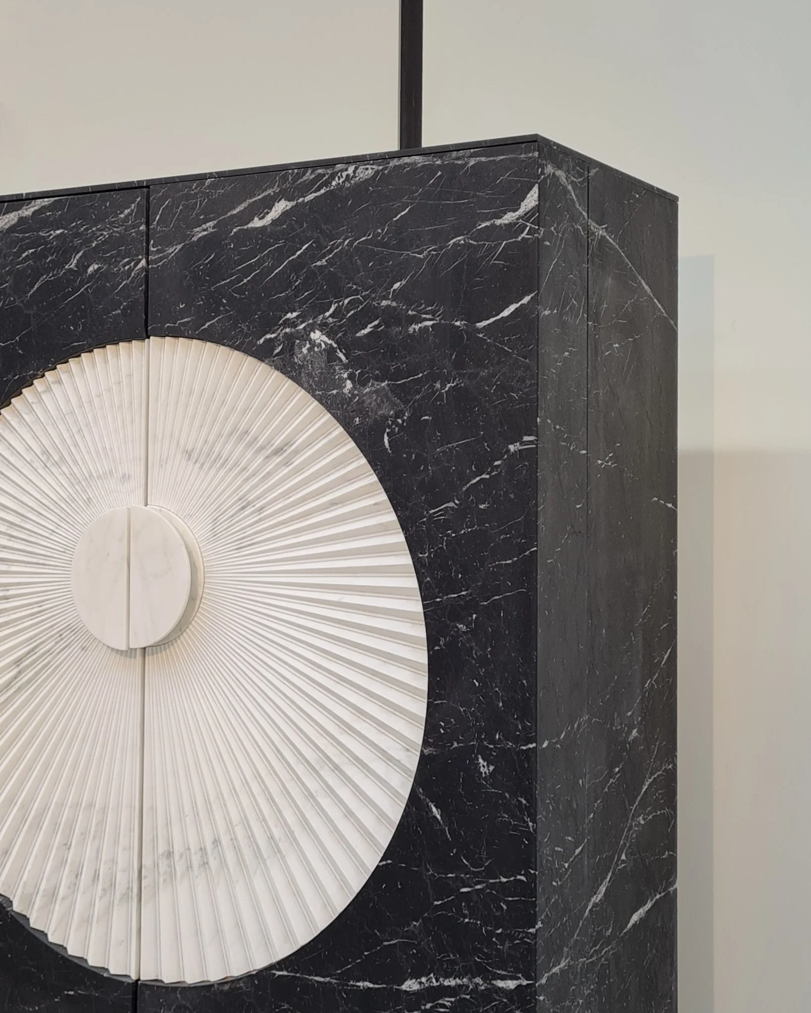 Bar cabinet VIYALO_04.jpg