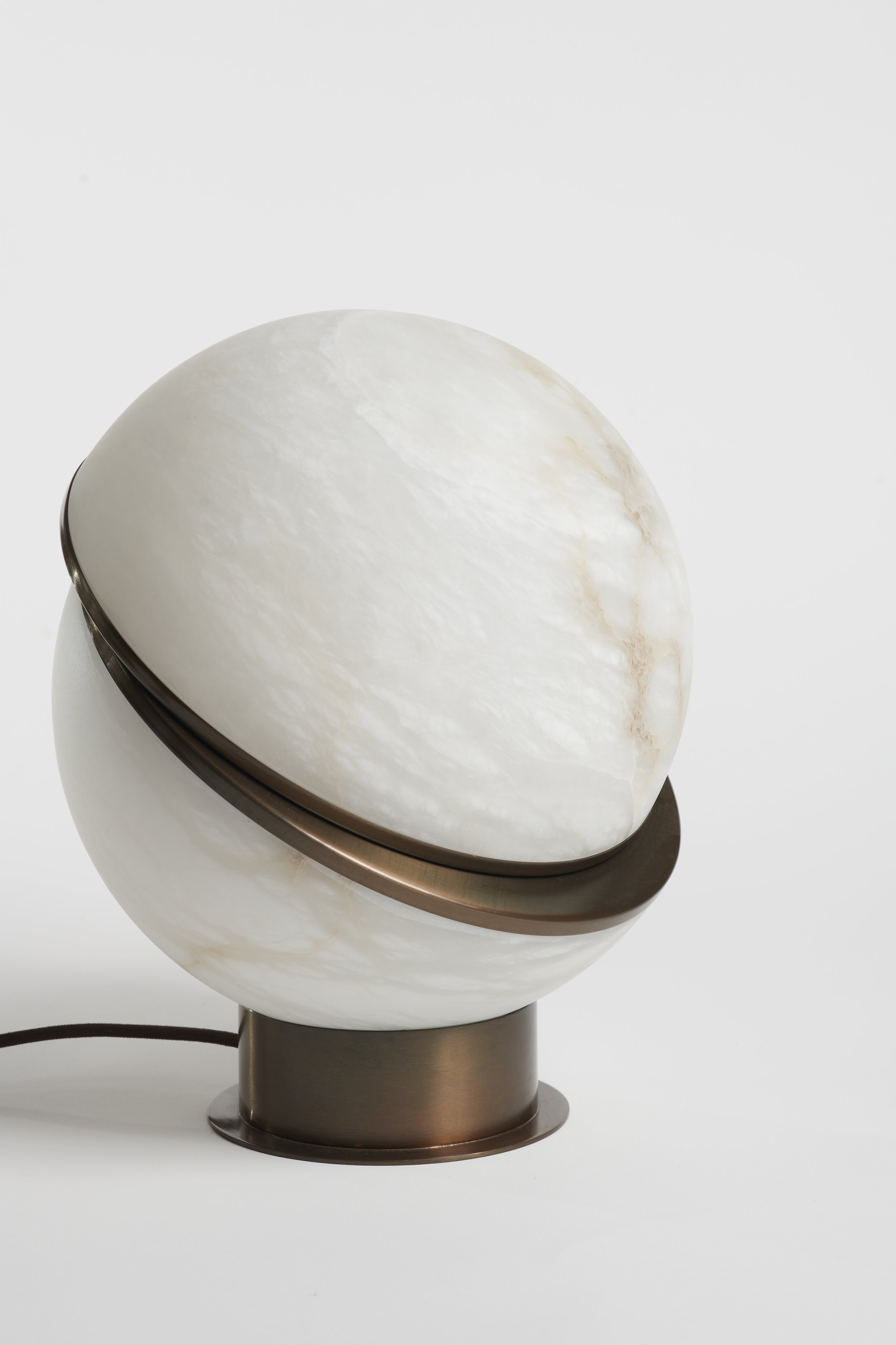 Matlight-Table-Lamp-Offset-Globe-Alabaster-Bronze-04.jpg