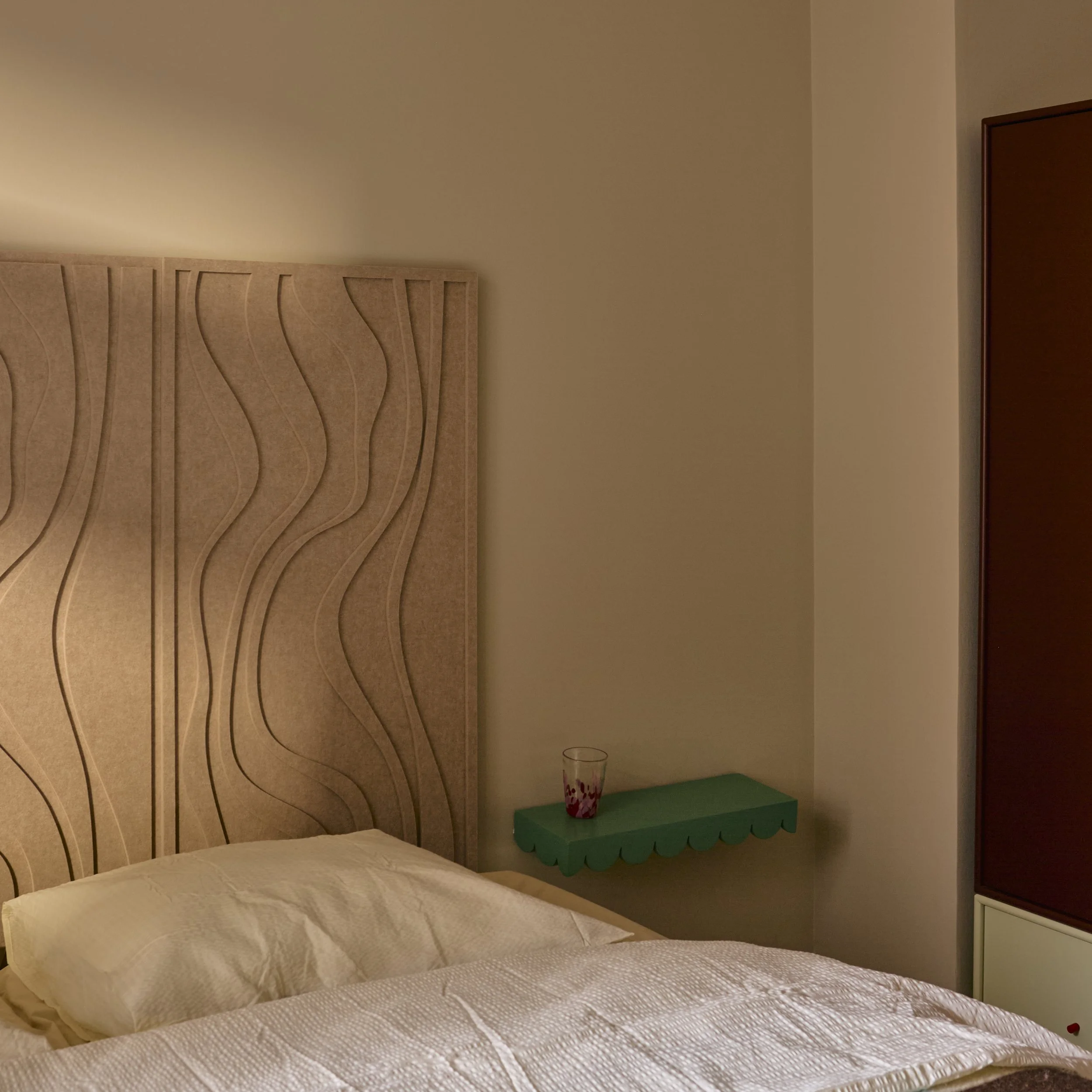 Arturel_Wave-Long_bedroom_Sand-Beige_04.jpg