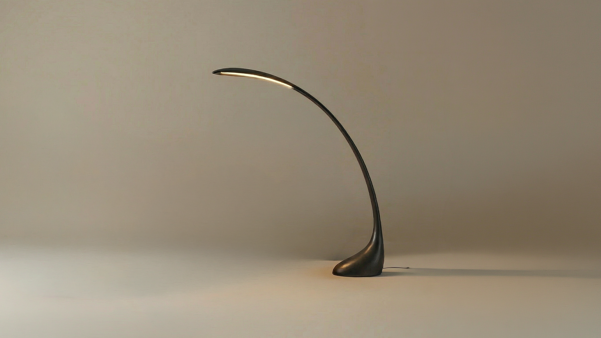 Retenue Floor Lamp.png