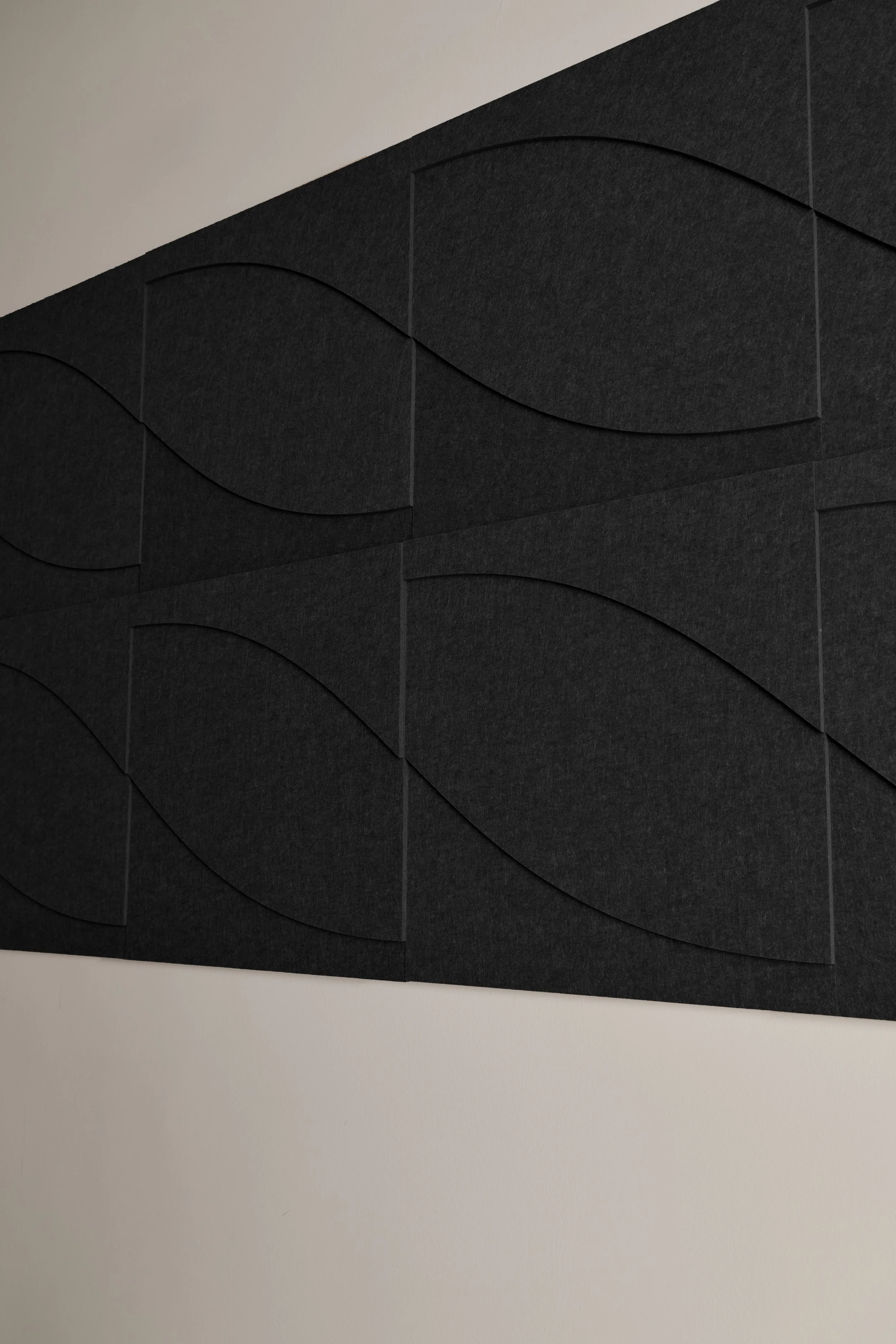 Arturel_28-04-26_Forma-Tile_Set-of-8_Night-Black_03.jpg