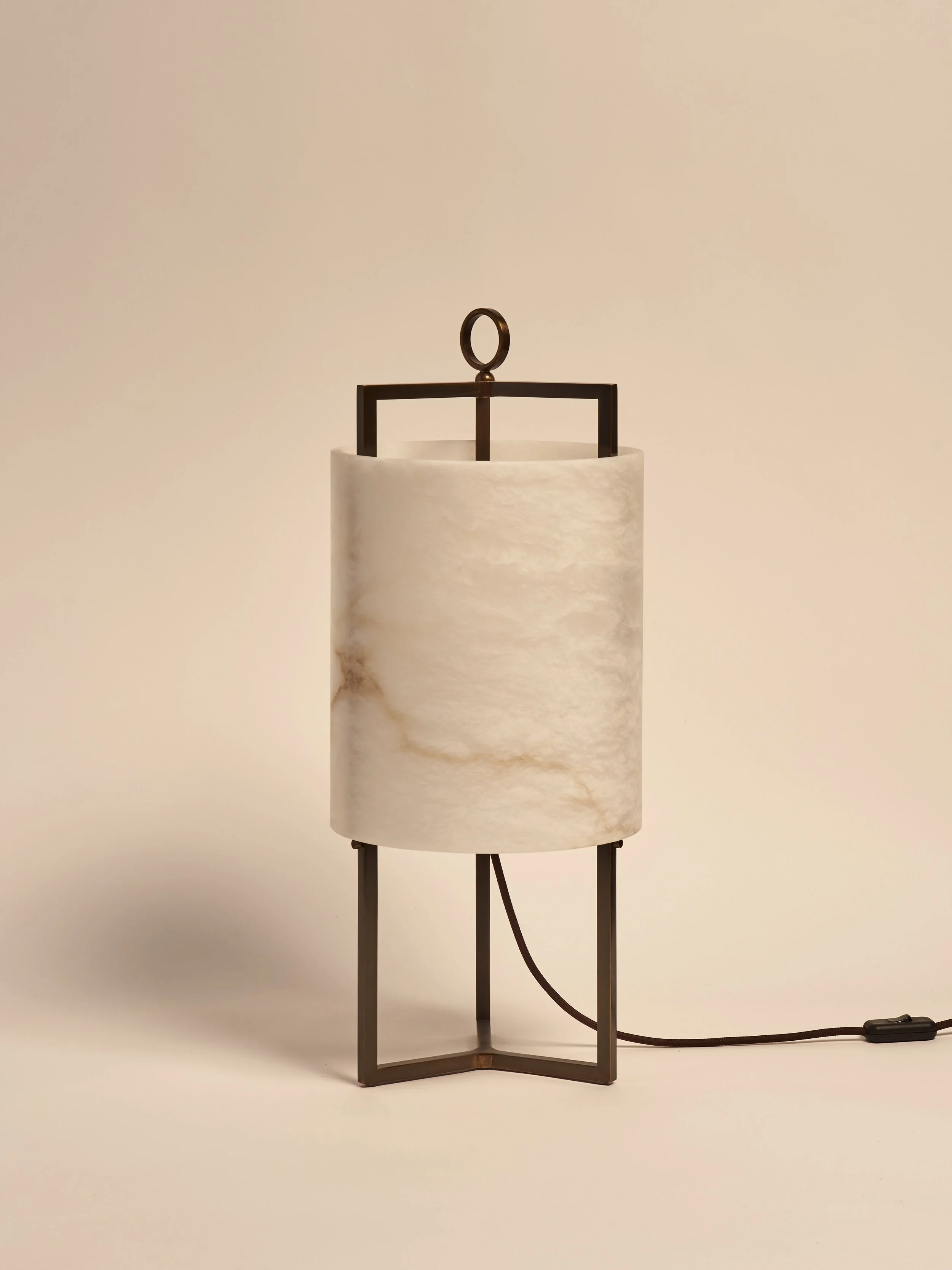 Matlight-table-lamp-Lantern-alabaster-bronze-02.jpg
