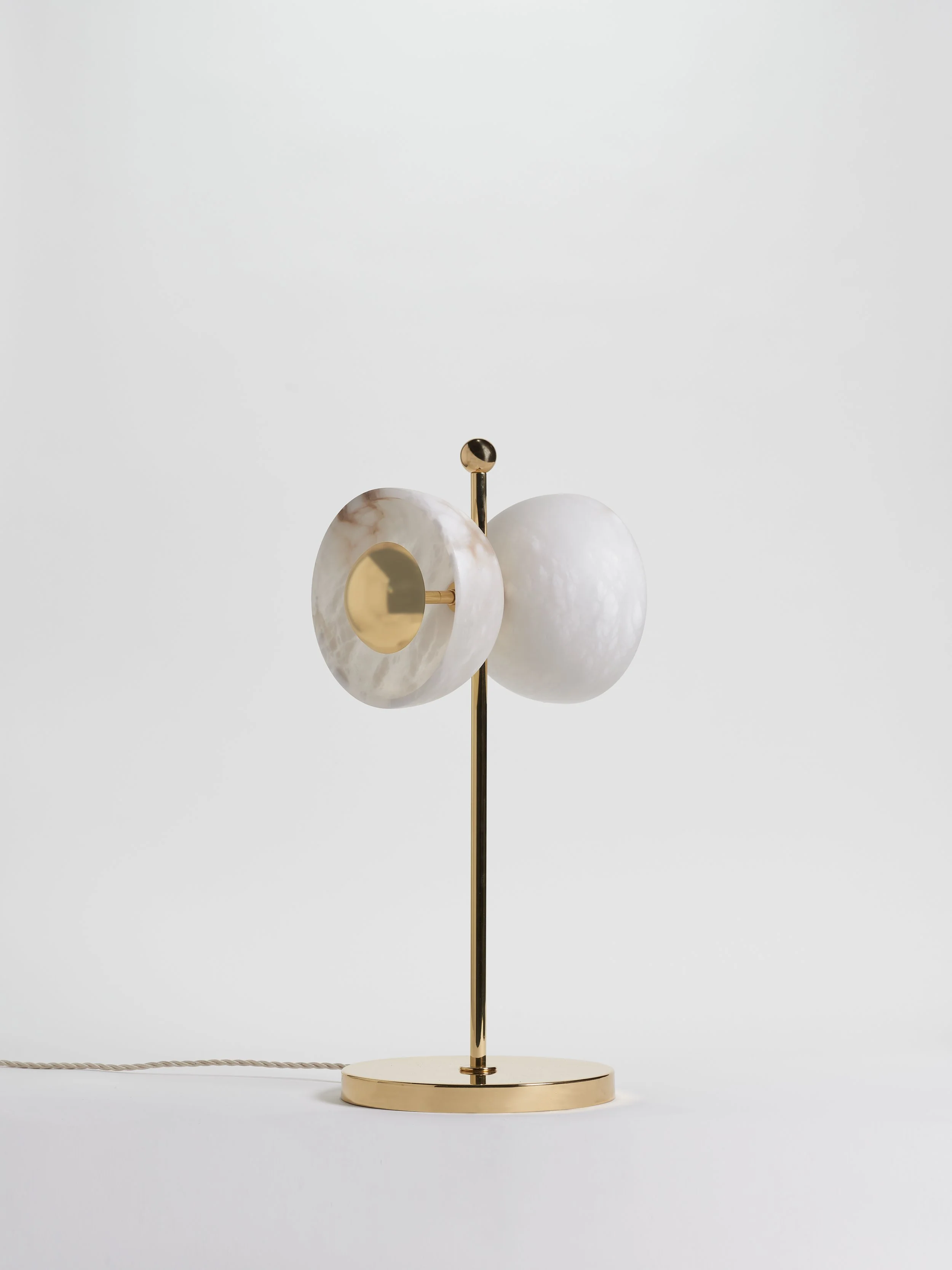 Matlight-table-lamp-butterfly-alabaster-brass-01.jpg