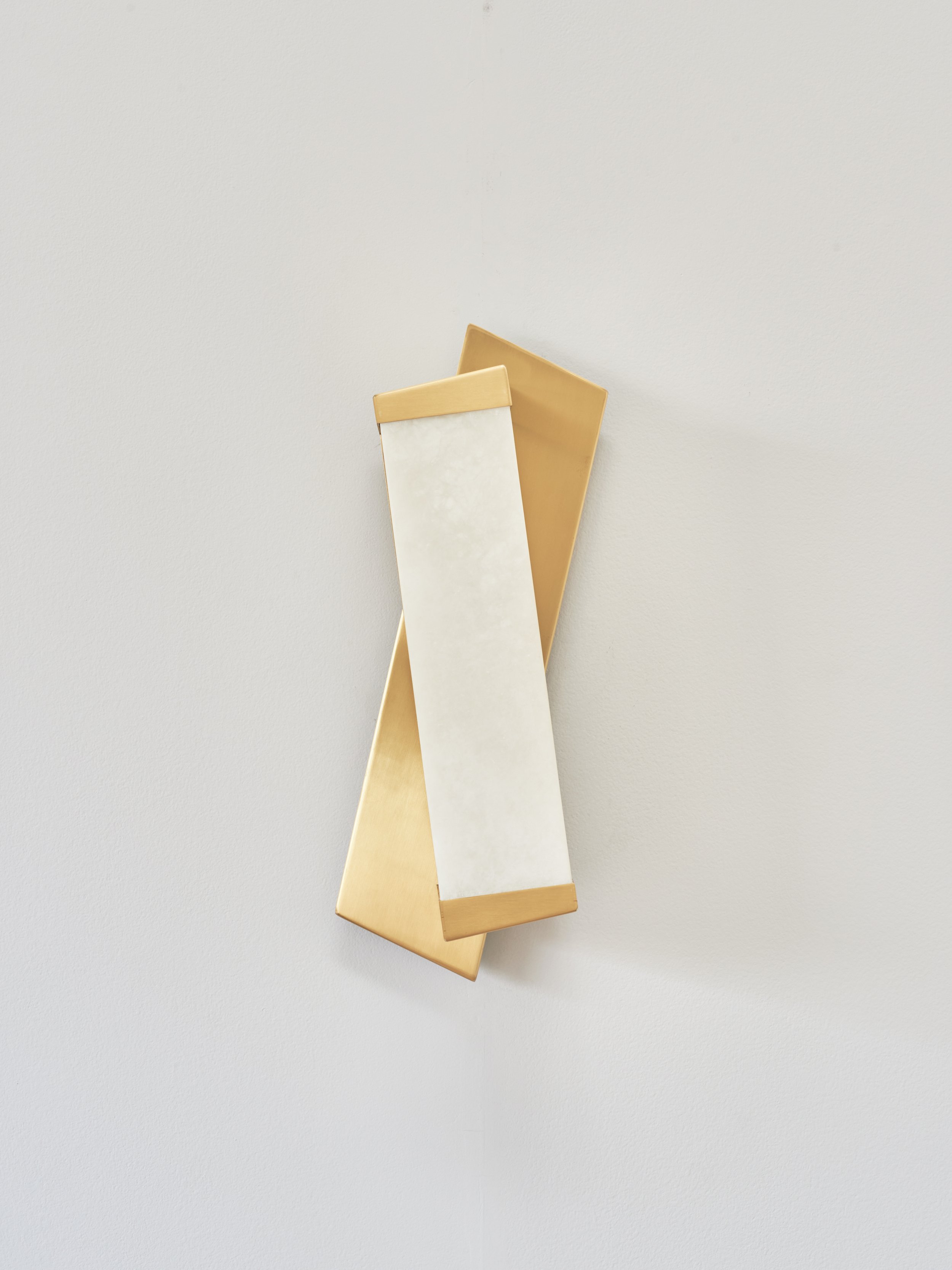 Matlight-Wall-Sconce-Offset-Alabaster-brass-03.jpg