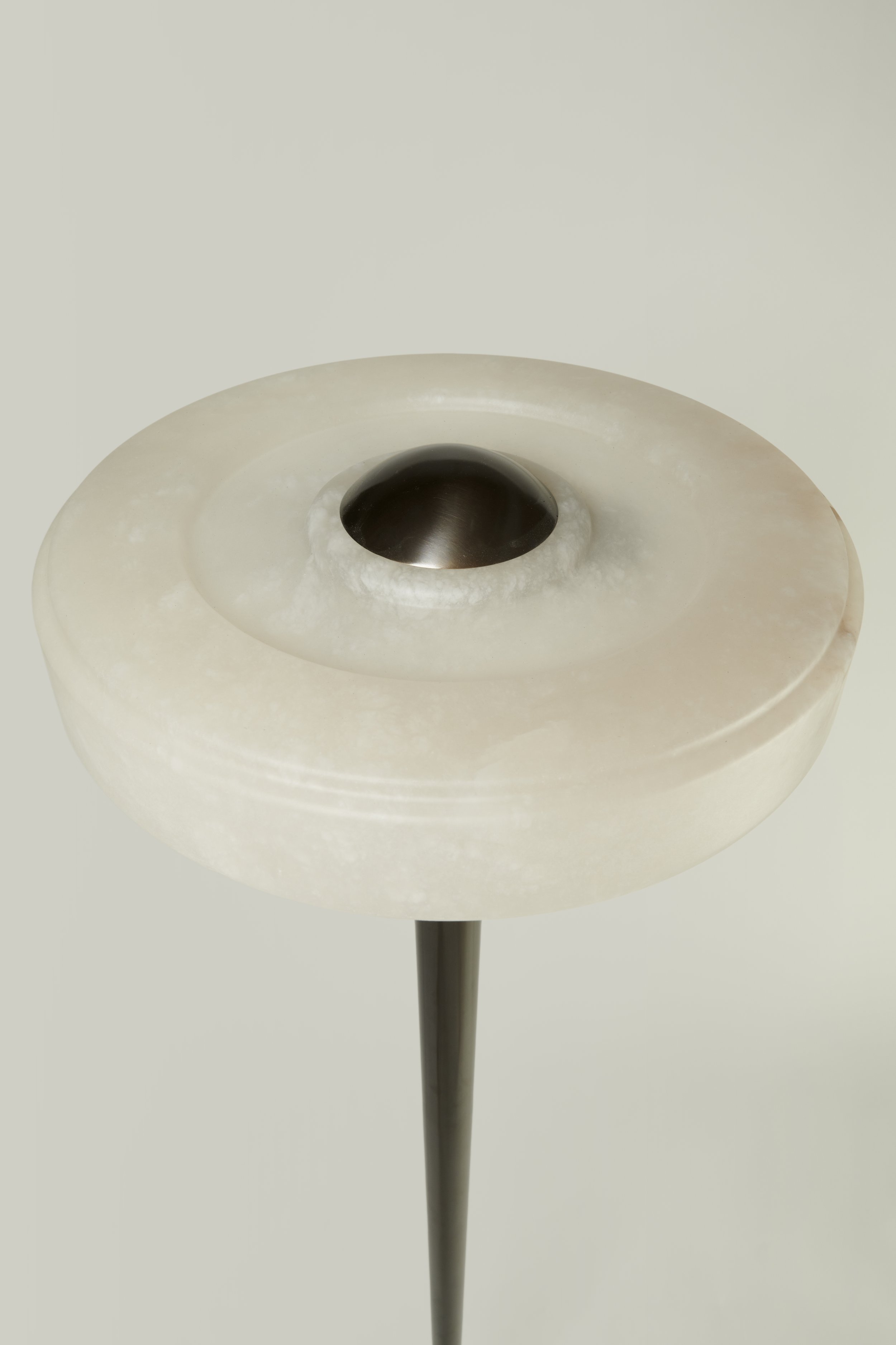 Matlight-Floor-Lamp-Benny-Bronze-Alabaster-04.jpg