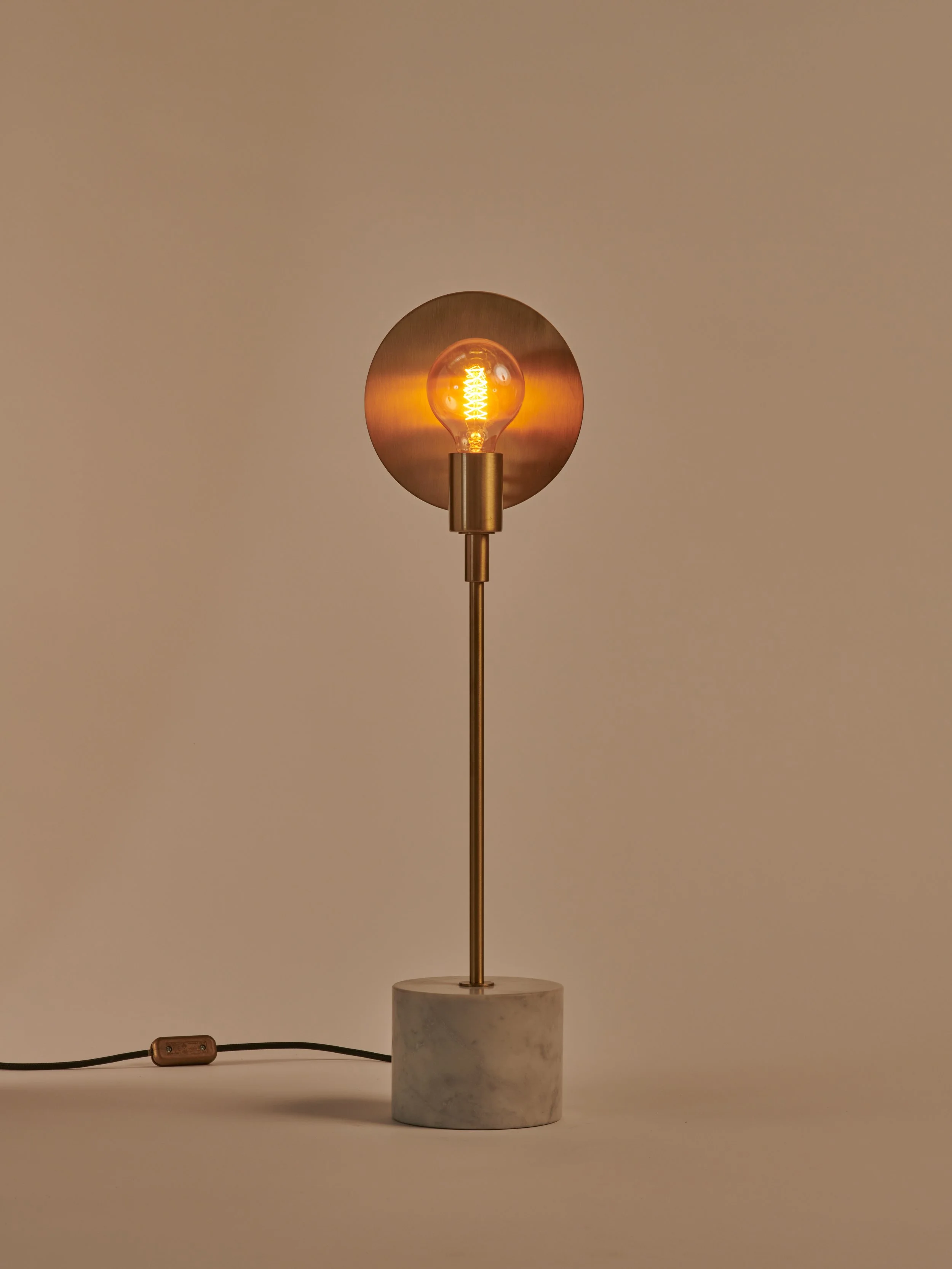 Matlight-Table-Lamp-Vanessa-Carrara-Marble-Brass-02.jpeg