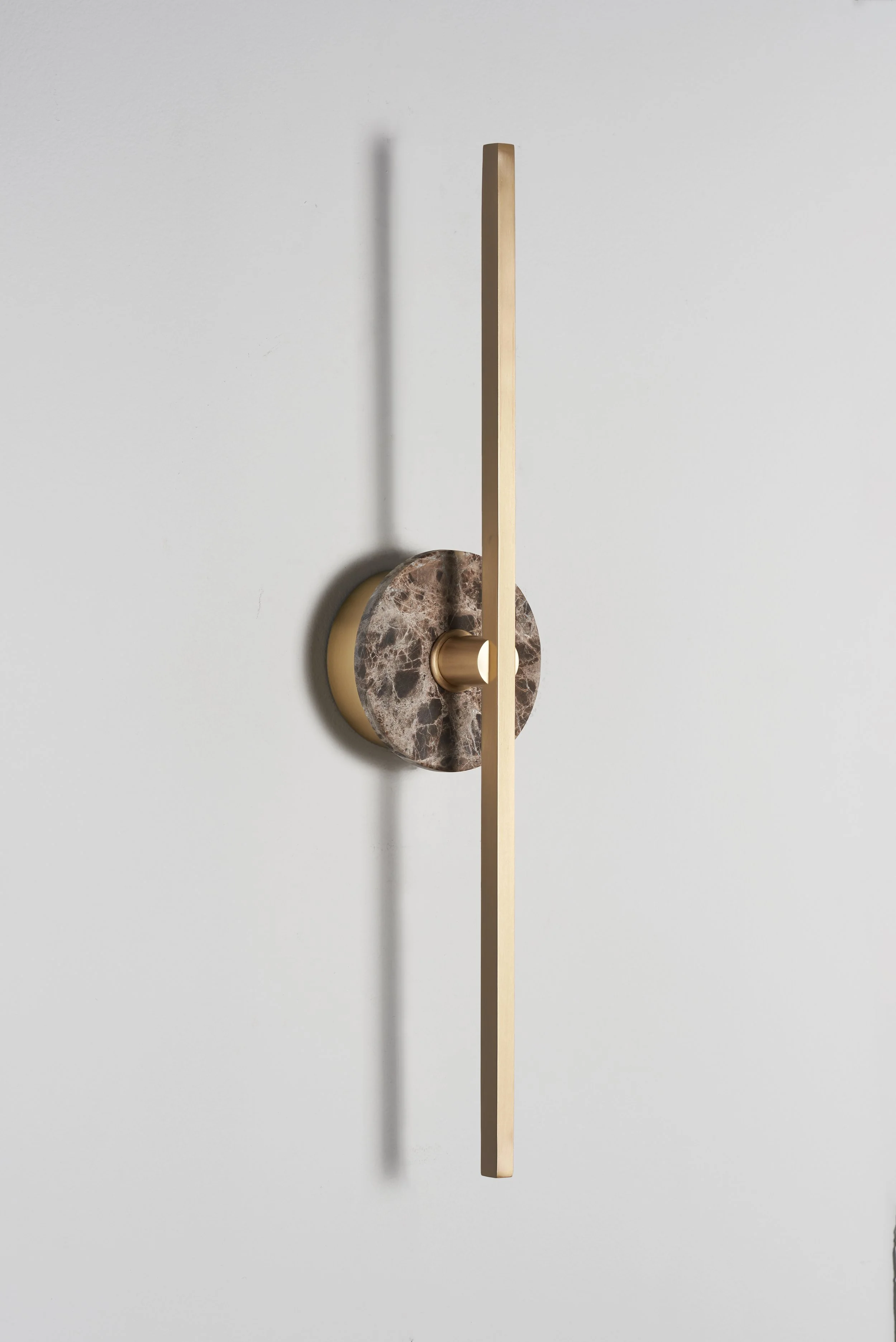 Matlight-wall-sconce-stick-brown-marble-brass-03.jpg