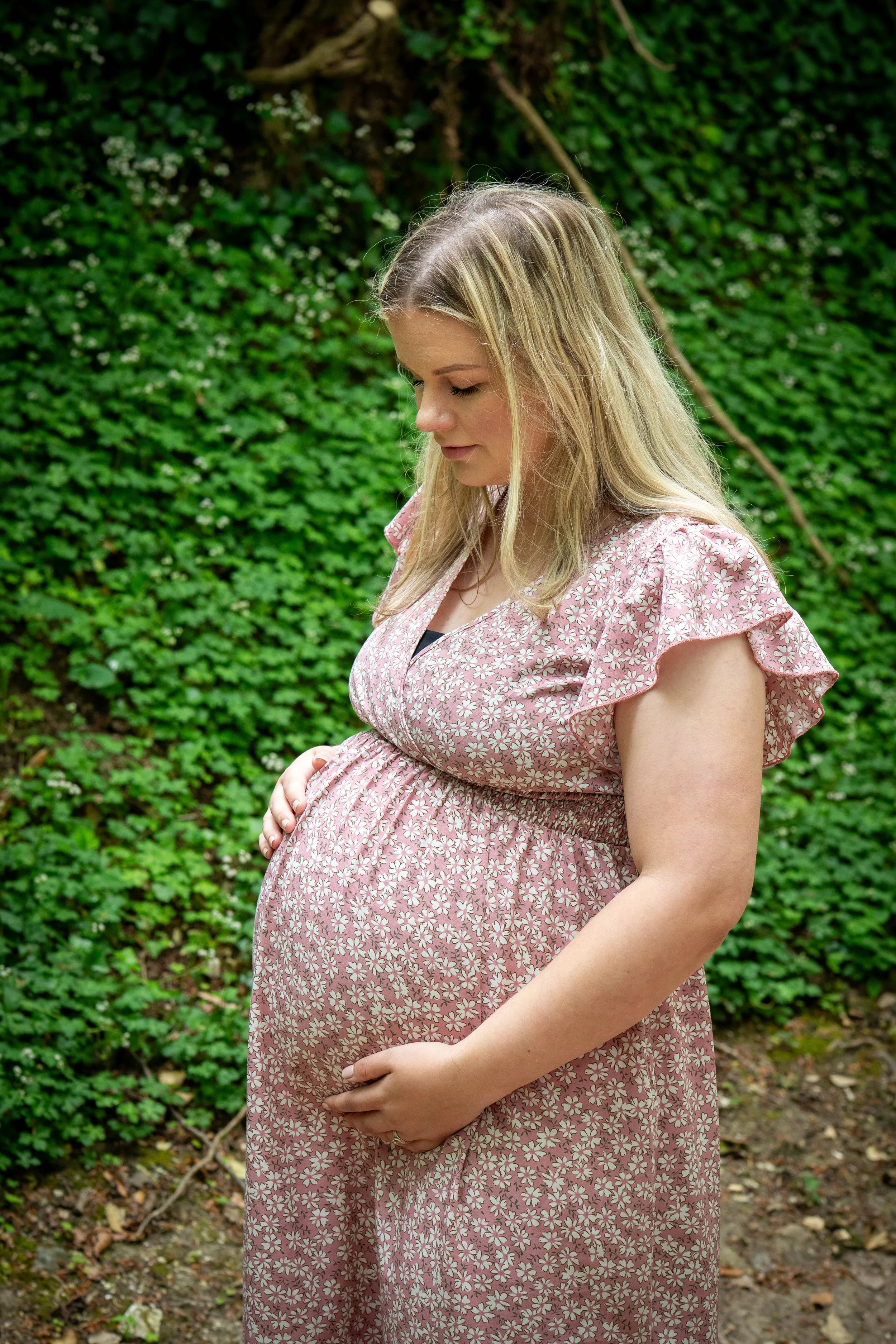 Anna Maternity Photoshoot-11.jpg