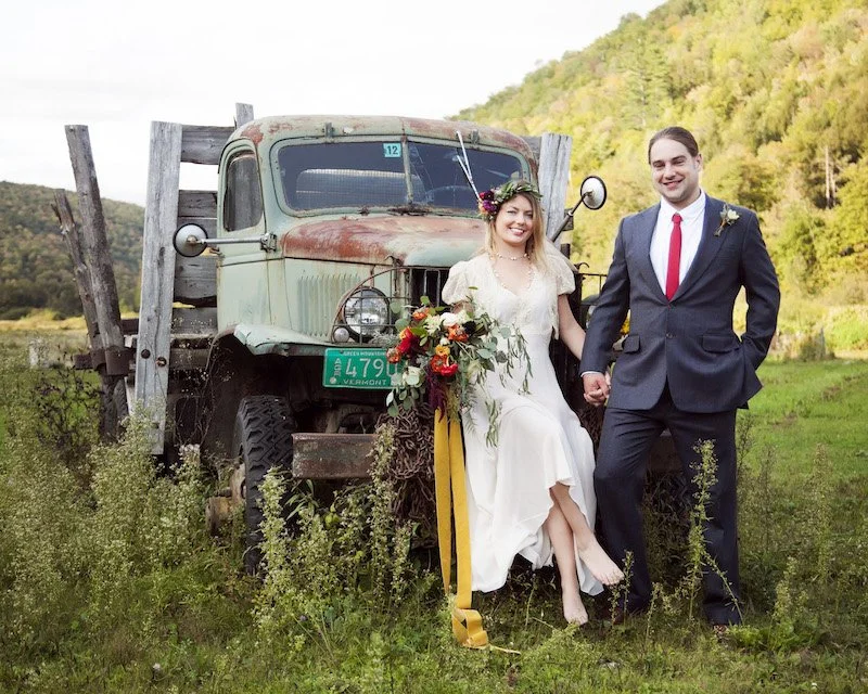 vermont-stickney-farms-styled-shoot-bride-groom-pickup-2.jpeg
