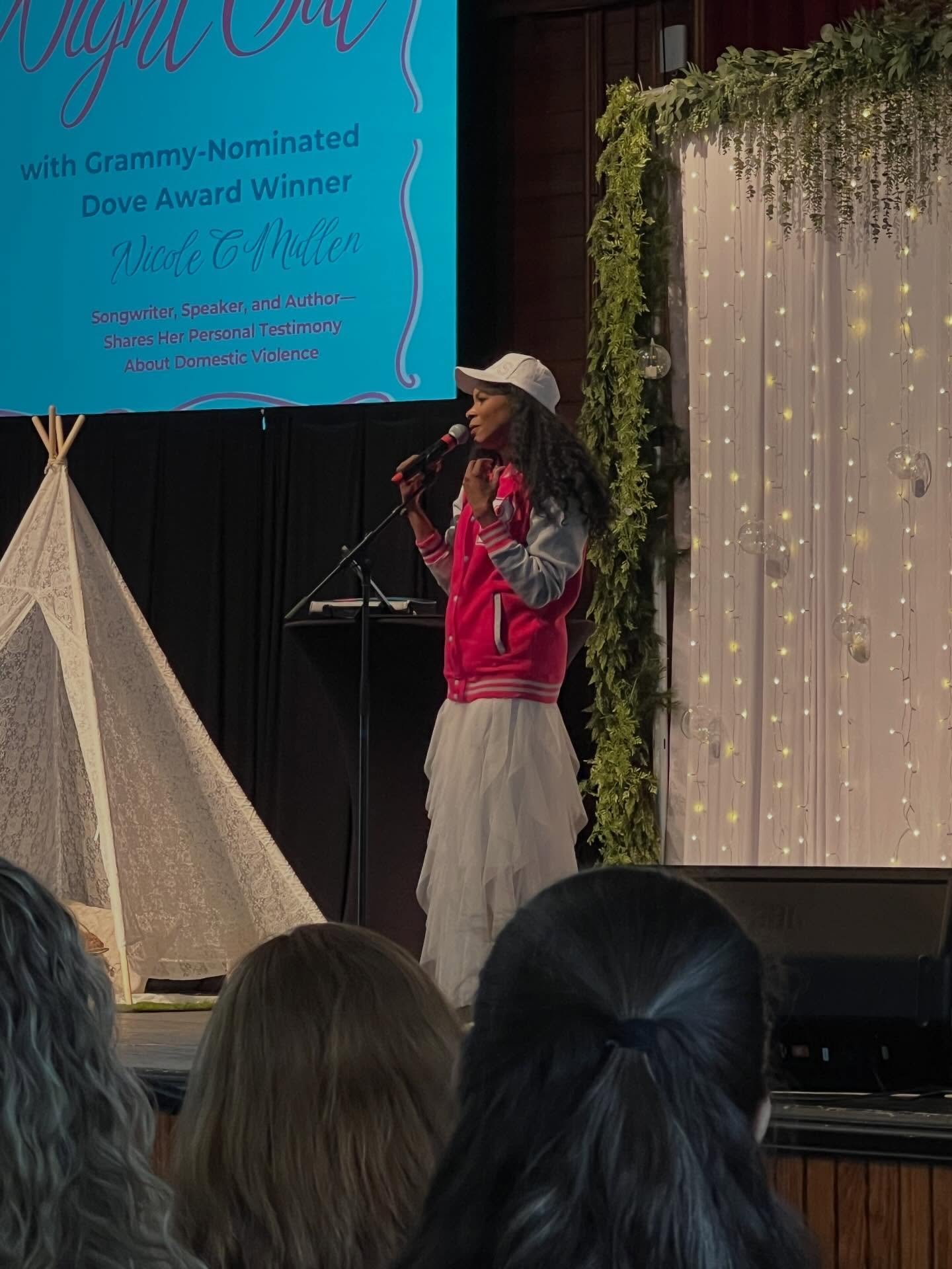 @nicolecmullenofficial sharing with the women at the @calledtopeaceministries retreat. Thank you Jesus.