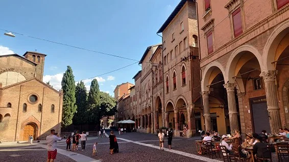 Cosa vedere a Bologna: le attrazioni principali e come organizzare la visita