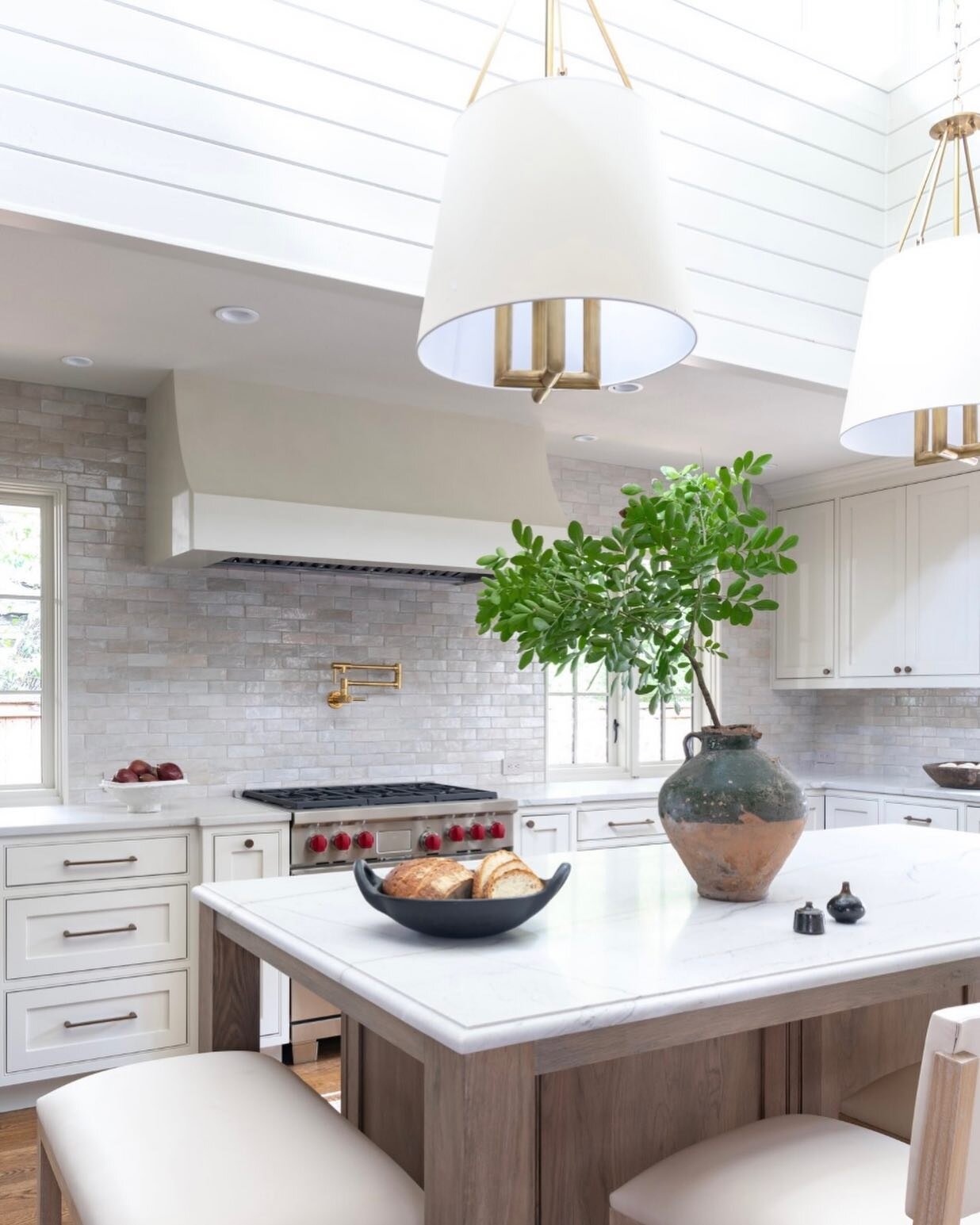 Cupola-topped kitchen at the Mountain View residence. 

@kristennixinteriors 
@cbcraftedhomes 
@michaelhunterphoto 

#sarahbullockmcintyrearchitect 
#bullockmcintyrestudio 
#austinarchitecture
#kitchendesign
#cupola