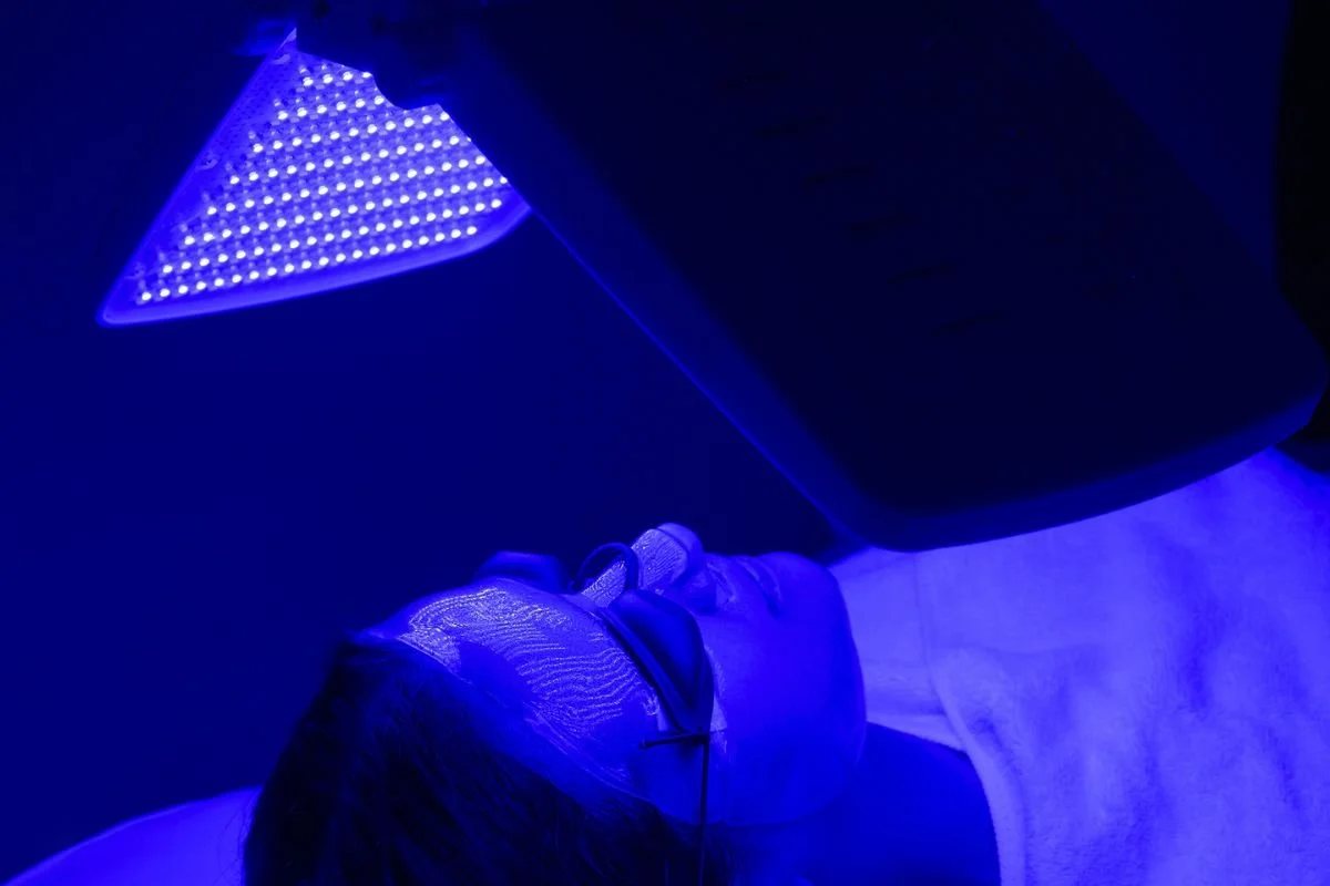 Blue LED light therapy treatment for acne-prone skin