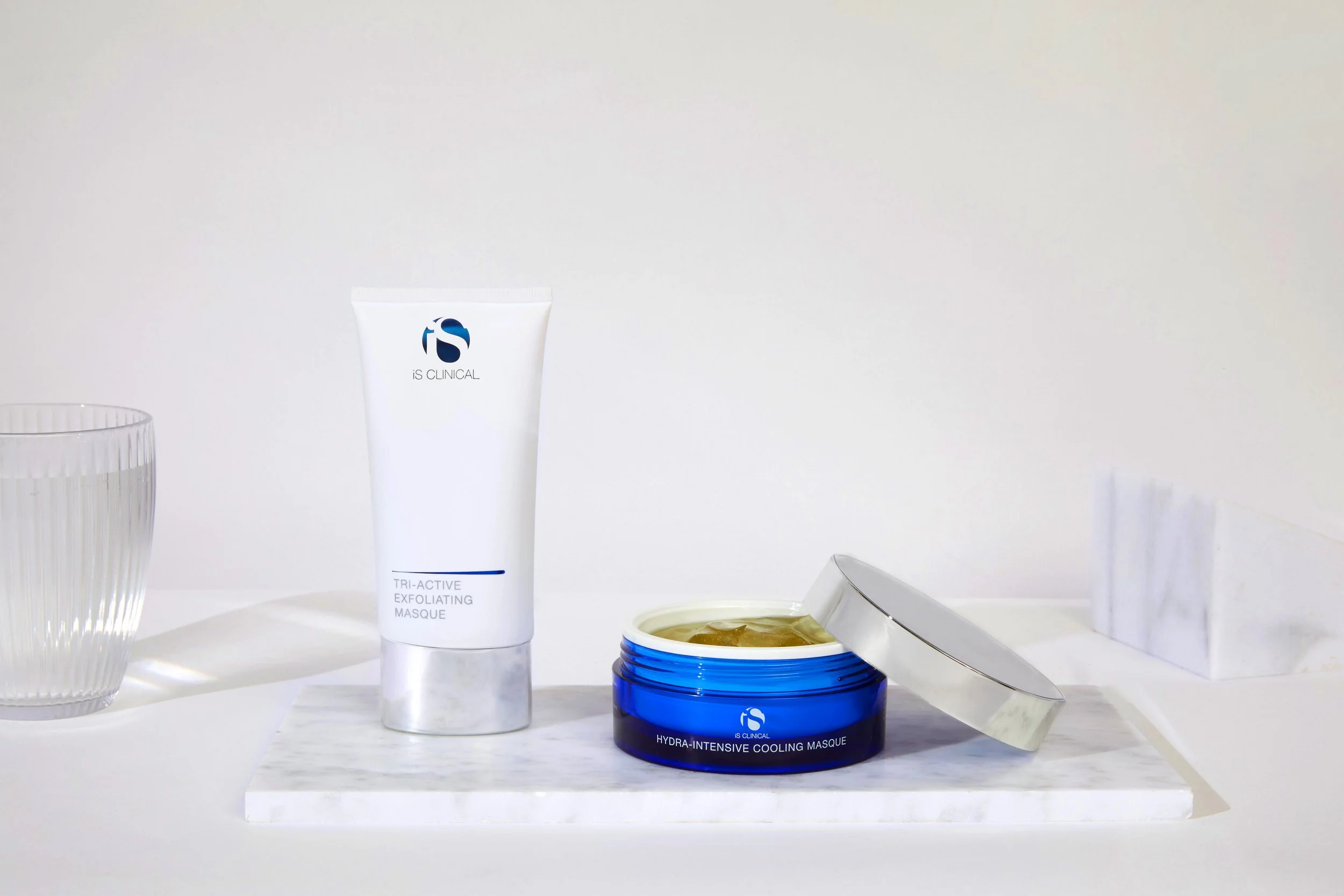 IsClinicalFacialProduct_Shot3_9809_adj_v2.jpg