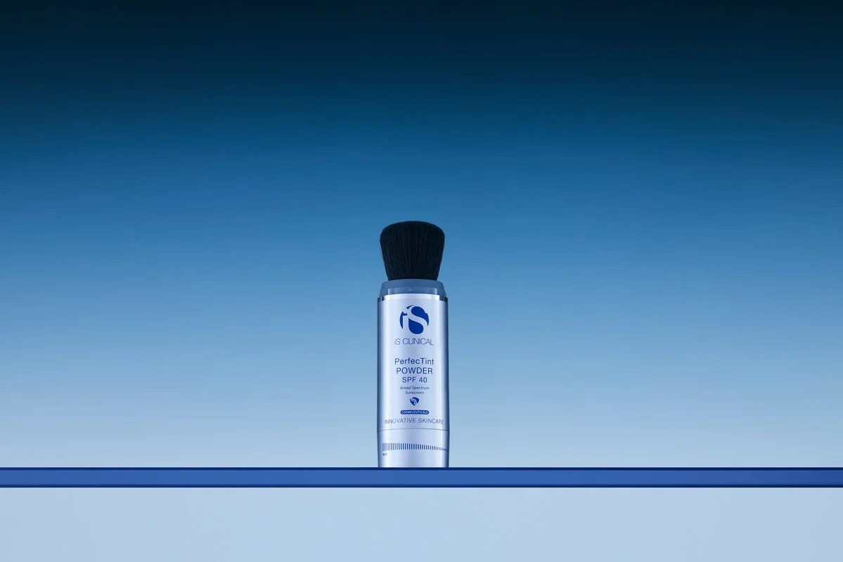 240724_iSClinical_Q3_Social_PERFECTTINTPOWDER_3.5g.12oz_122-1200x800-5b2df79.jpg