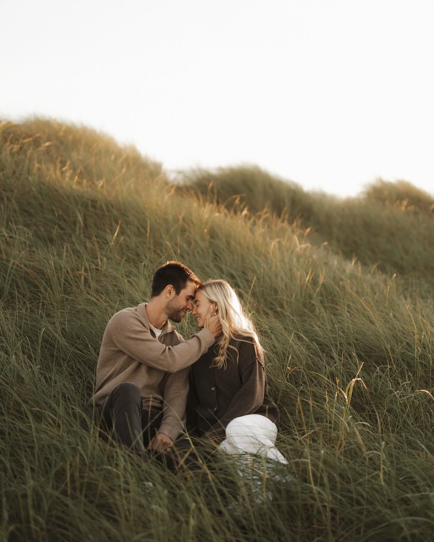 N&aring; har det v&aelig;rt stille en stund fra meg, men jeg har masse fine bilder &aring; vise dere fra b&aring;de sommeren og h&oslash;sten, som dere skal f&aring; se etter hvert- men f&oslash;rst- Marita &amp; Anders er forlova!😍 &aring; s&aring;