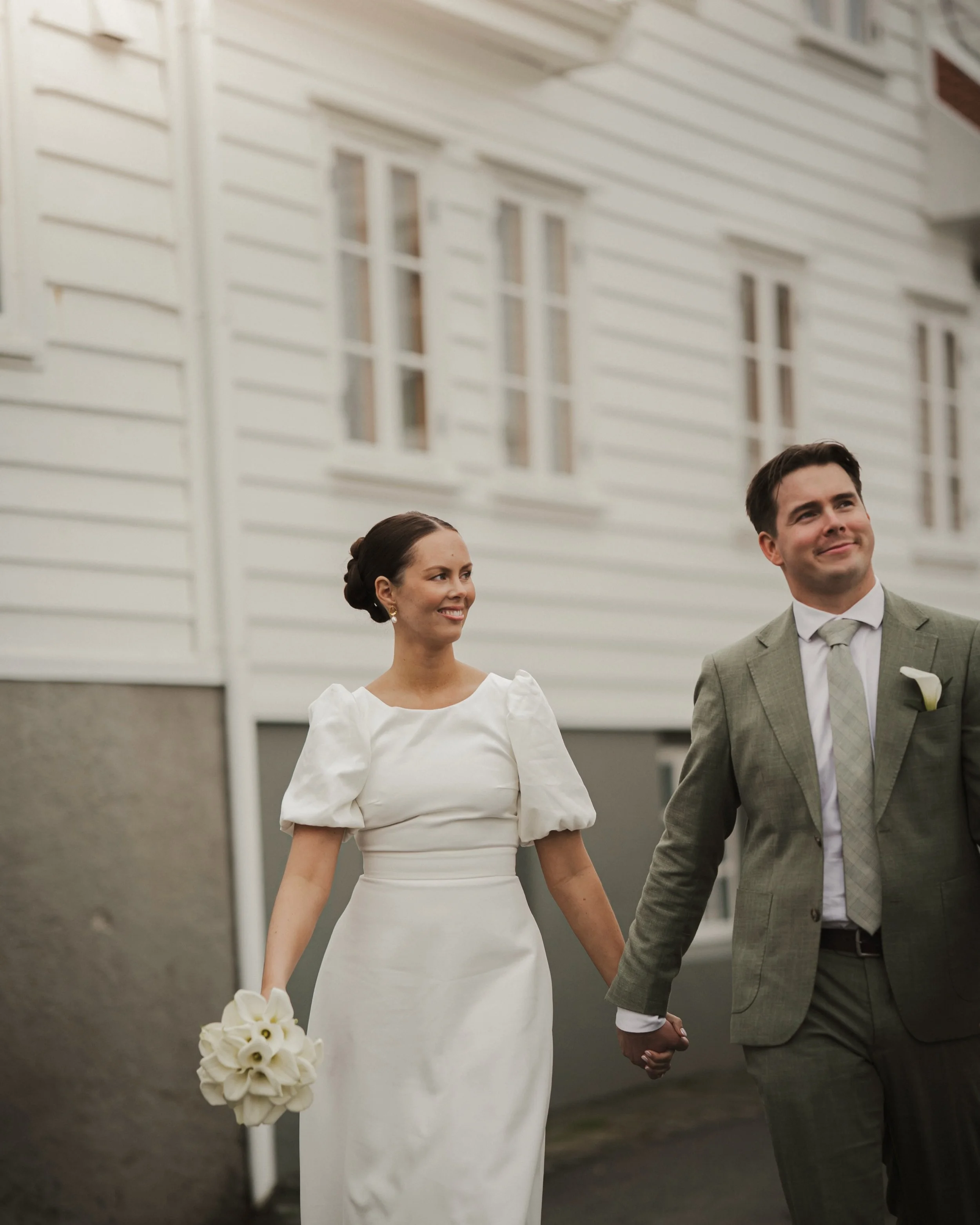 Helena &amp; Kristian - s&aring;&aring; g&oslash;y &aring; f&aring; ta bilder av dere p&aring; den store dagen🙌🏼

#martavistefoto #allyouneedislove #bryllup #wedding weddingday weddingphotography weddingnorway belovedstories belovedweddingstories h